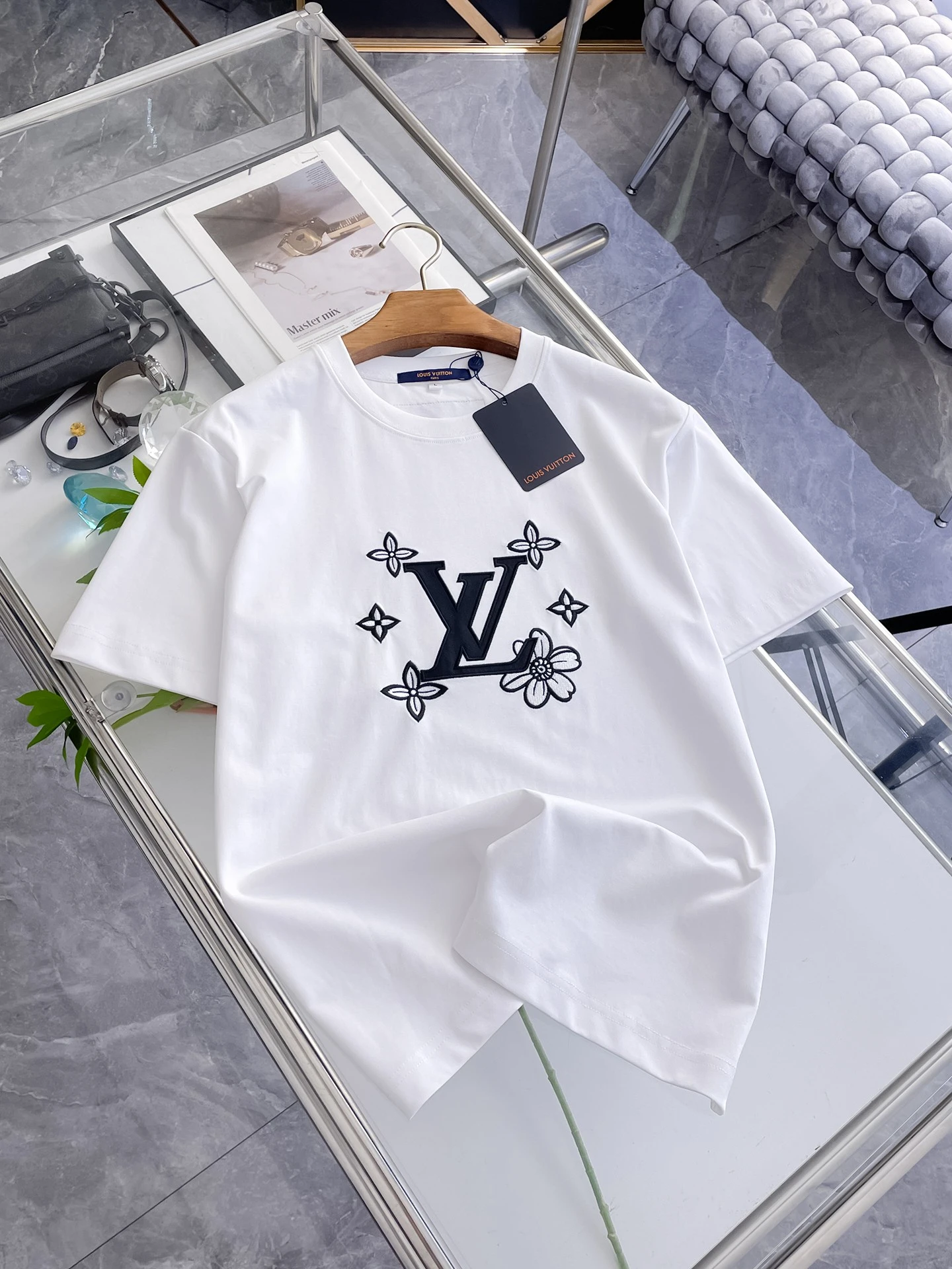 Louis Vuitton T-Shirt — f21bfc71