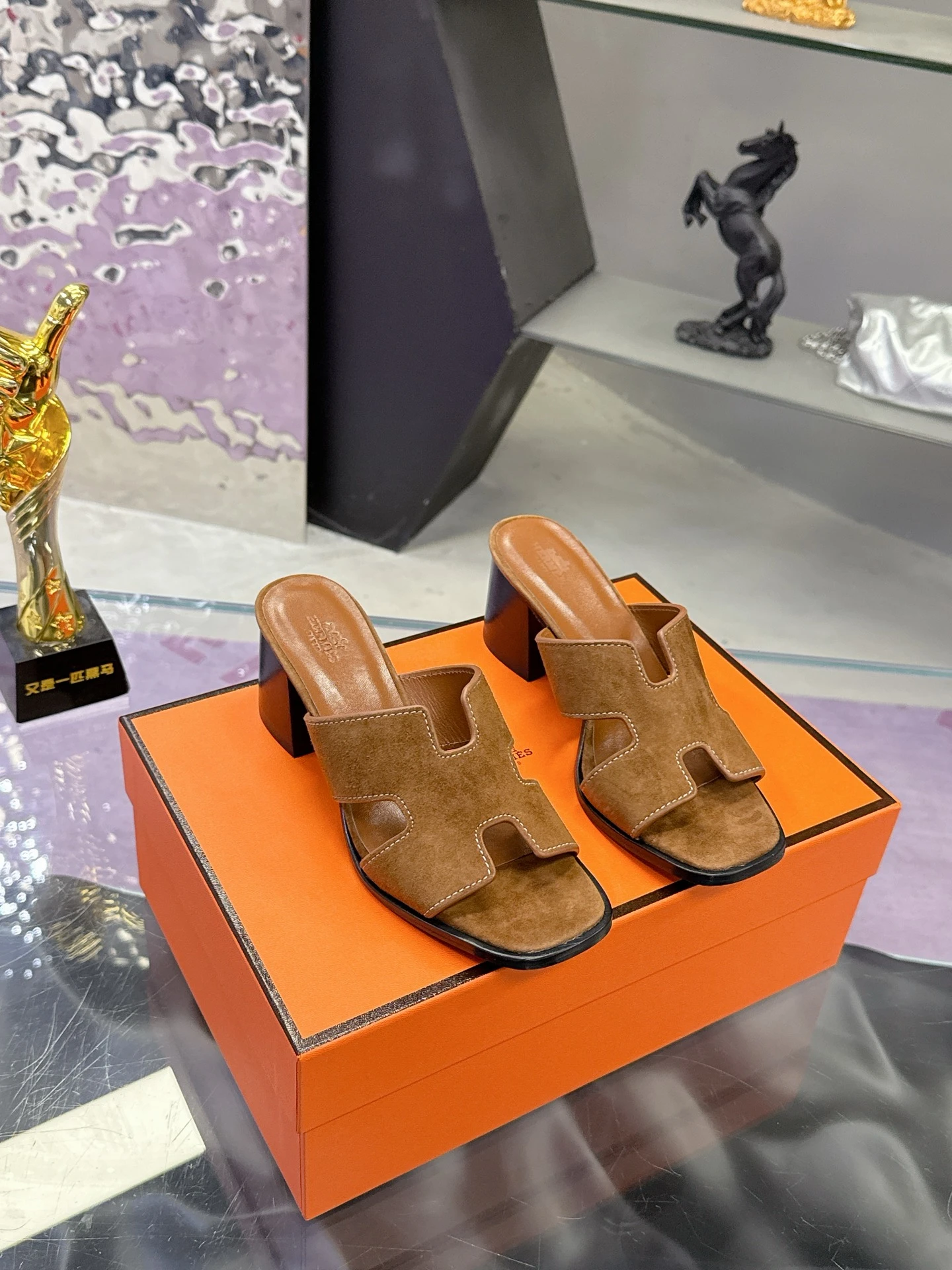 Hermès Slippers — 42cb9f5d