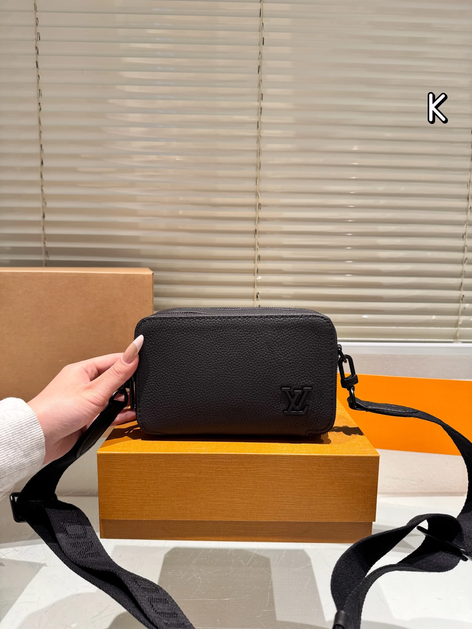 Louis Vuitton Bag — b6b79416
