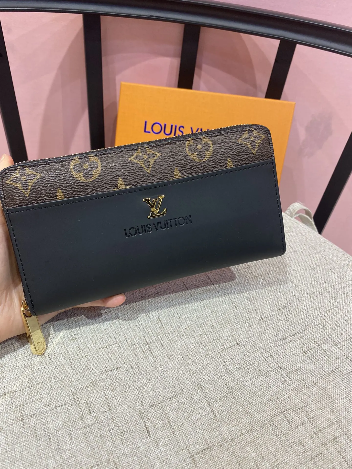 Louis Vuitton Bag — b6642e4a