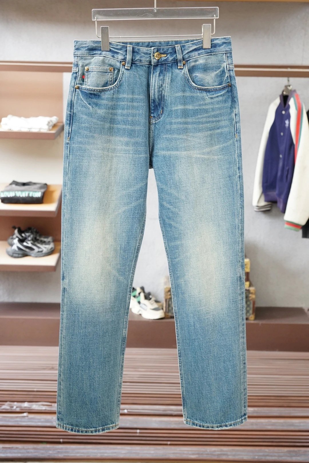 Louis Vuitton Jeans — 8a468142