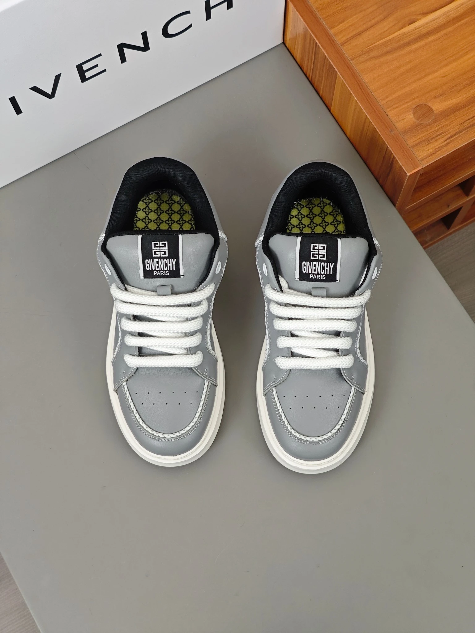 Givenchy Shoes — 76365e17