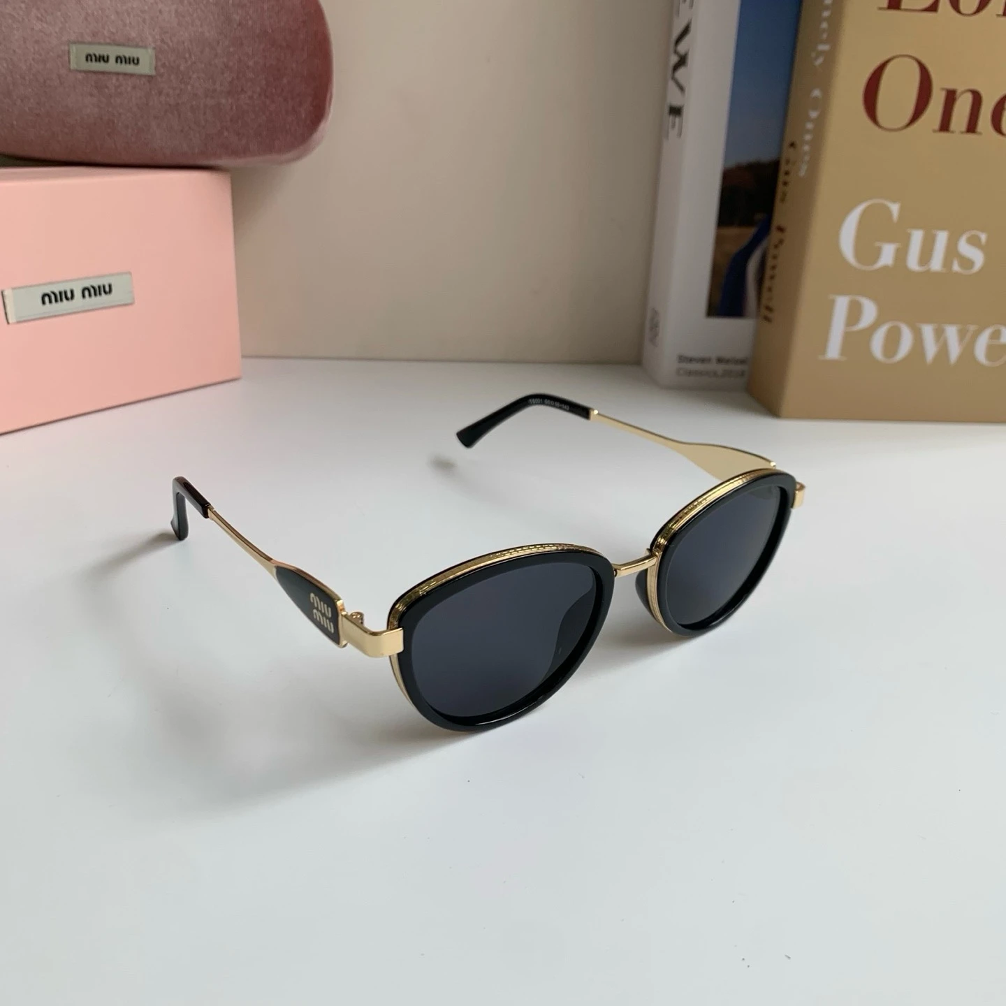 Miu Miu Eyewear — 30c2f345