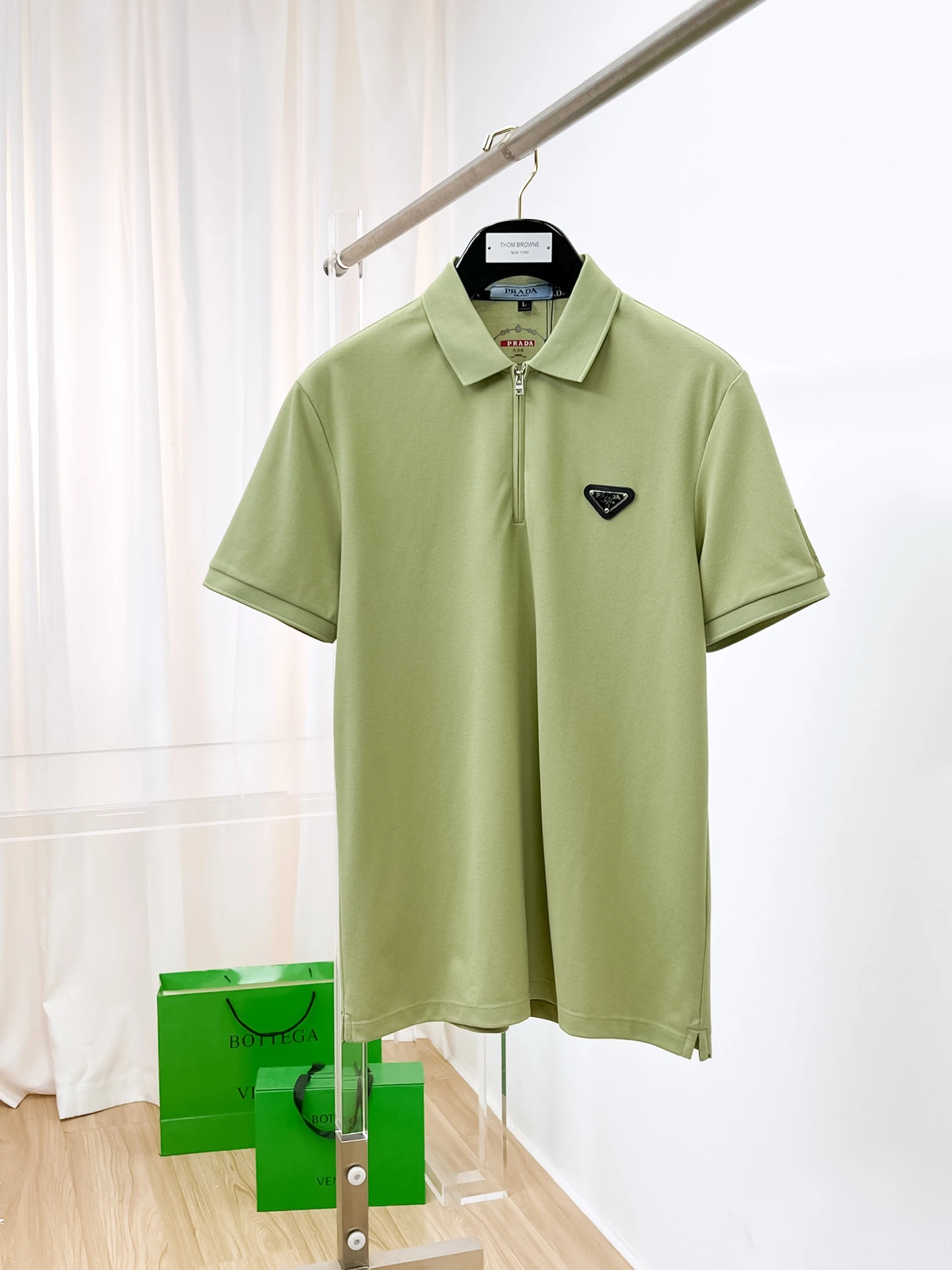Prada T-Shirt — 940fe2e3