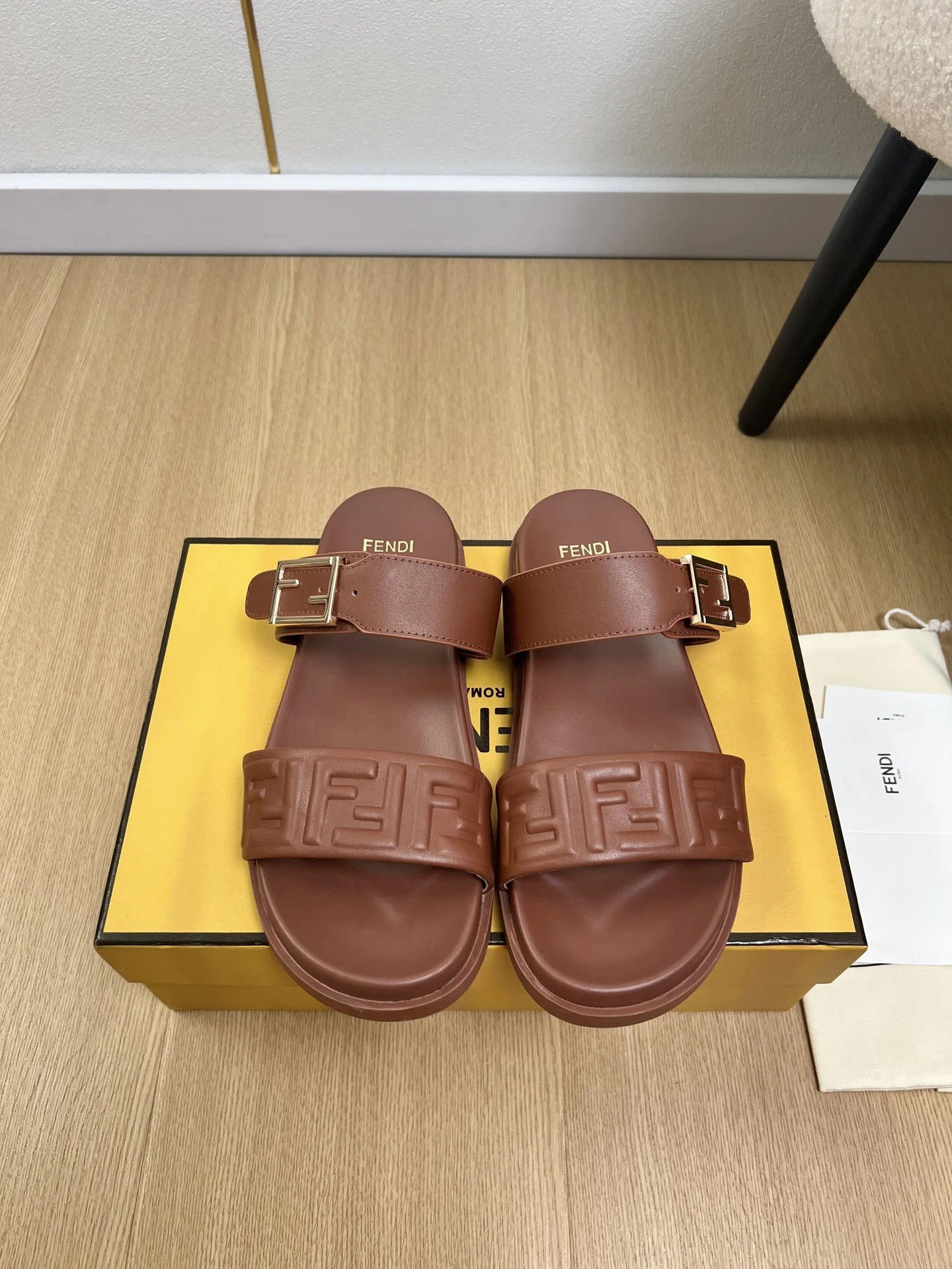 Fendi Slippers — faf8d06d