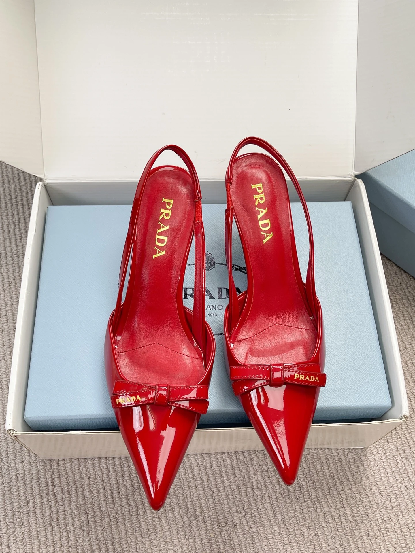 Prada Shoes — 3e9ca579