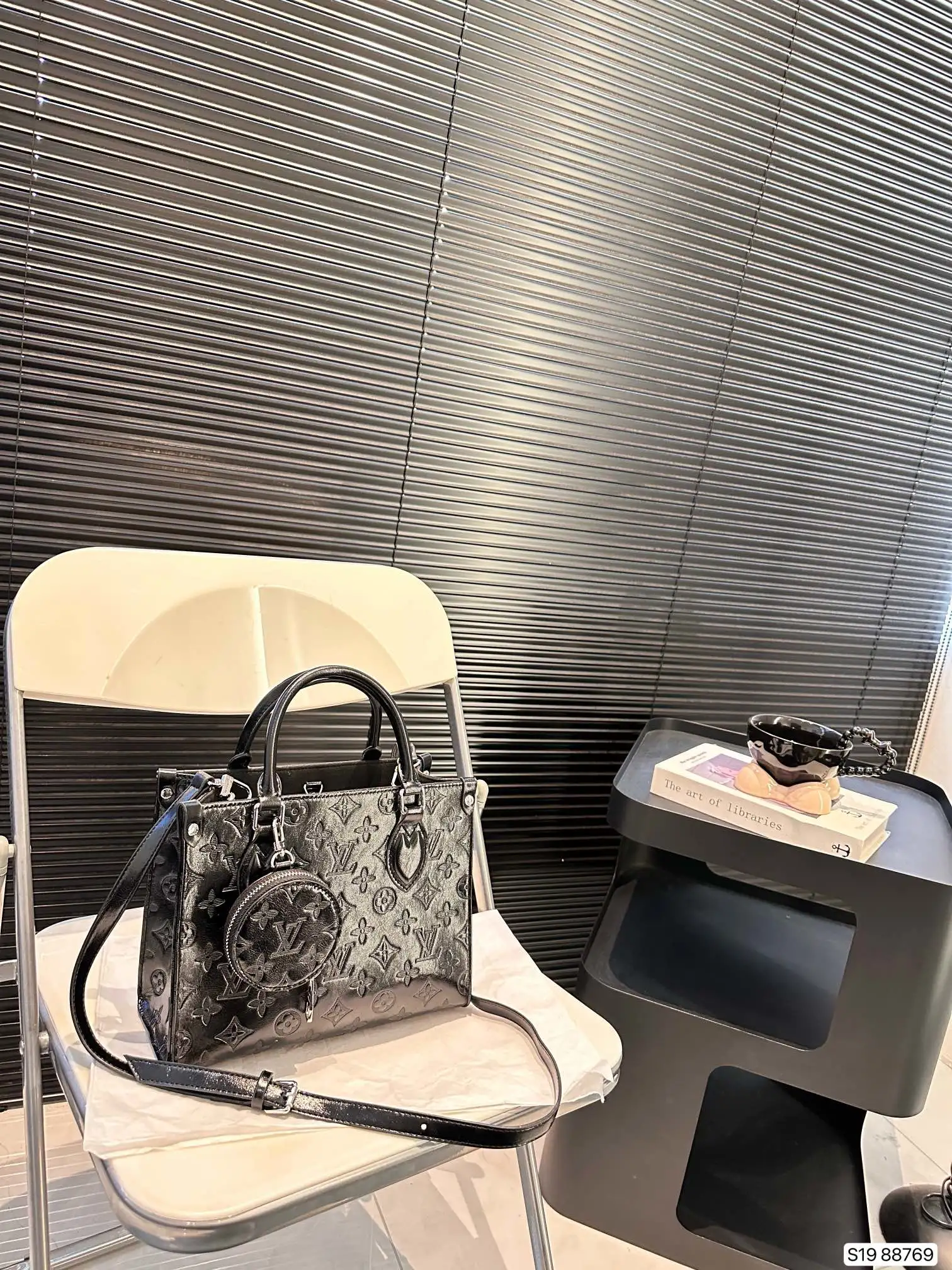 Louis Vuitton Handbags — e3132de8