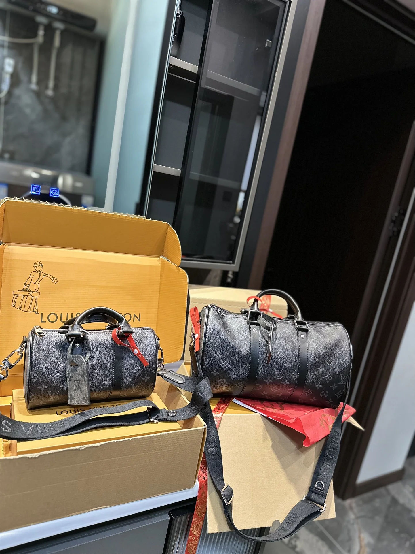 Louis Vuitton Bag — 05c47533