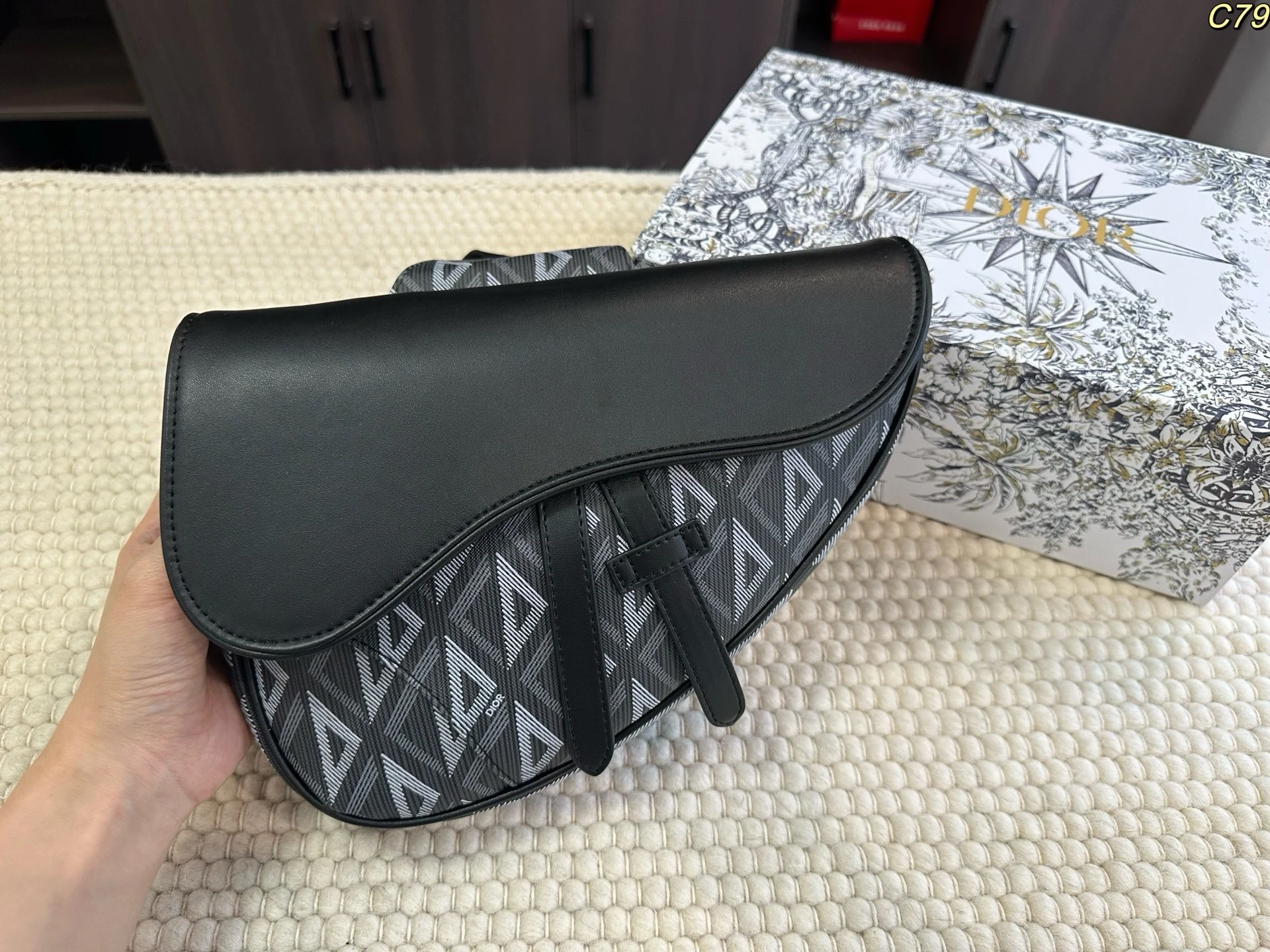 Dior Bag — e8160cfe