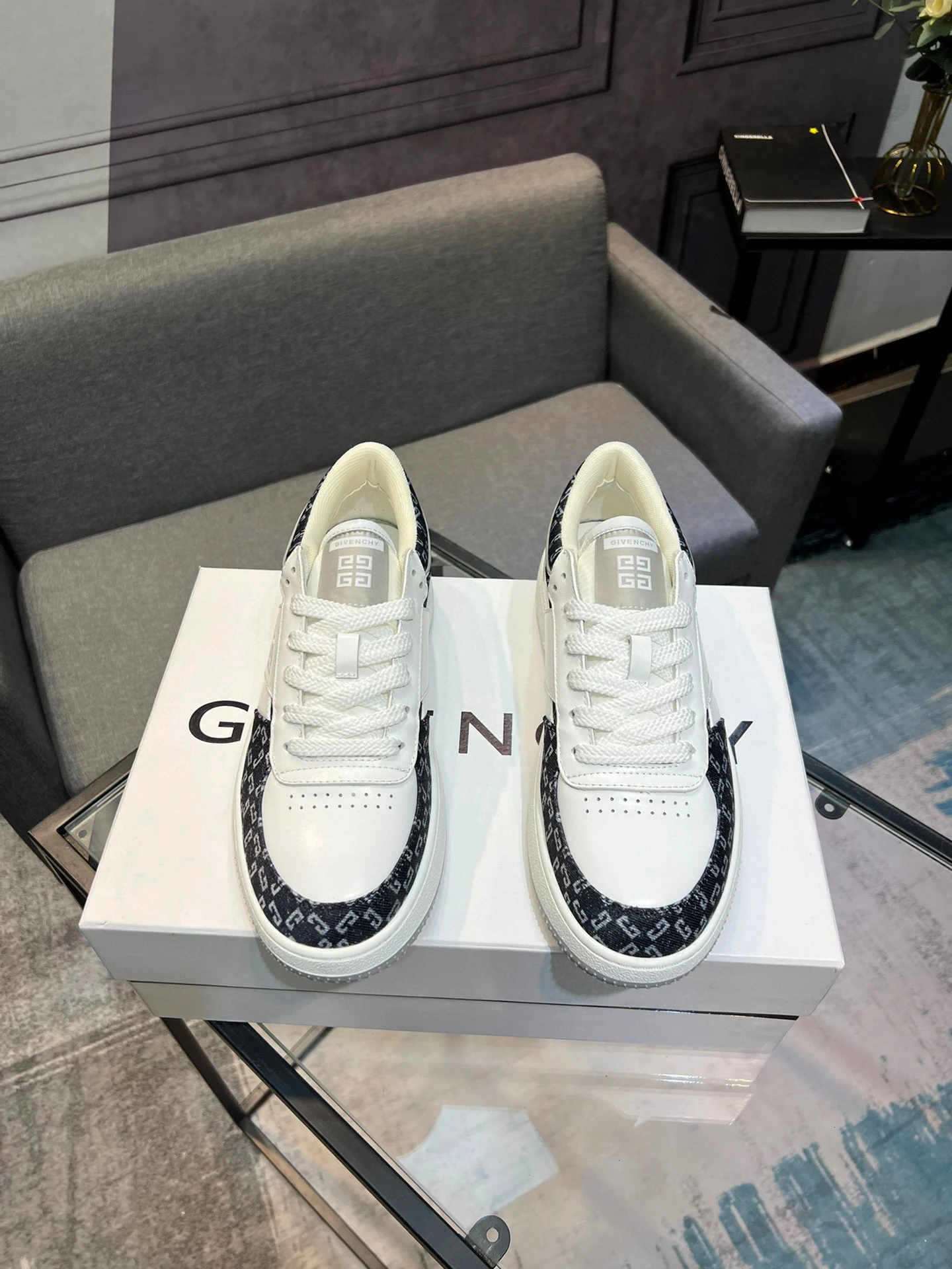 Givenchy Shoes — e3021e6d