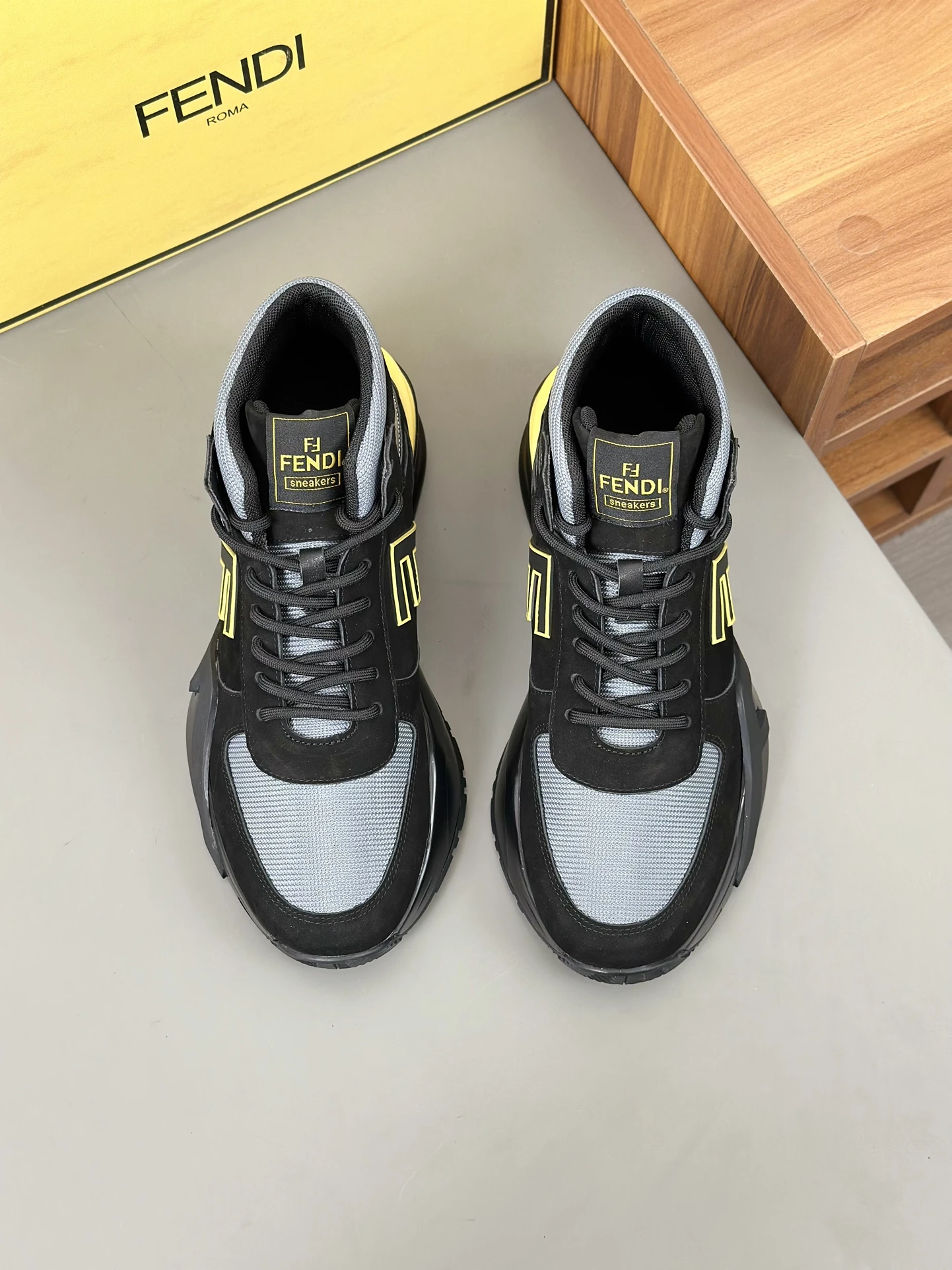 Fendi Sneakers — 678a3fe8