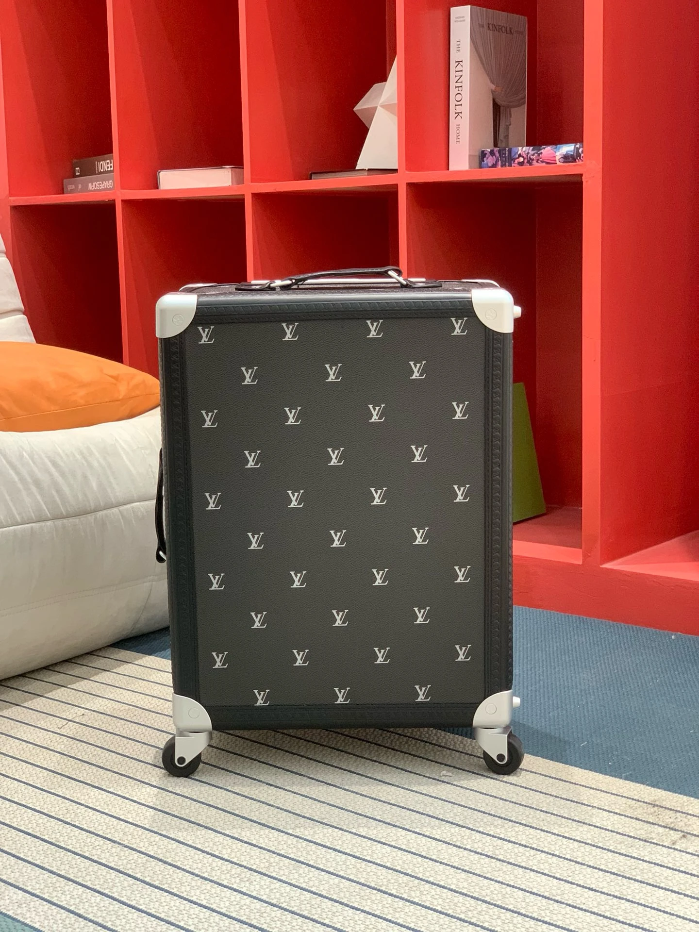 Luggage — 8d0d18bd