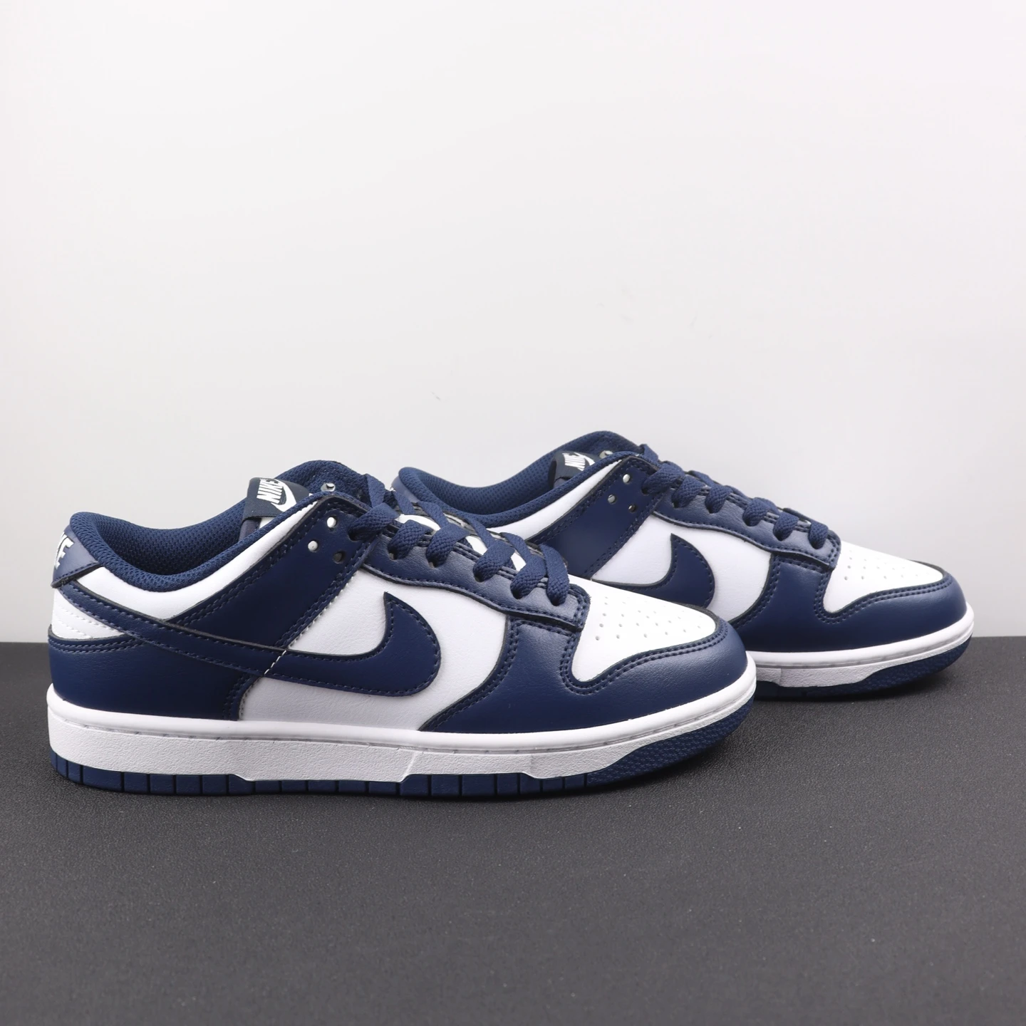 Nike Shoes — 95556316