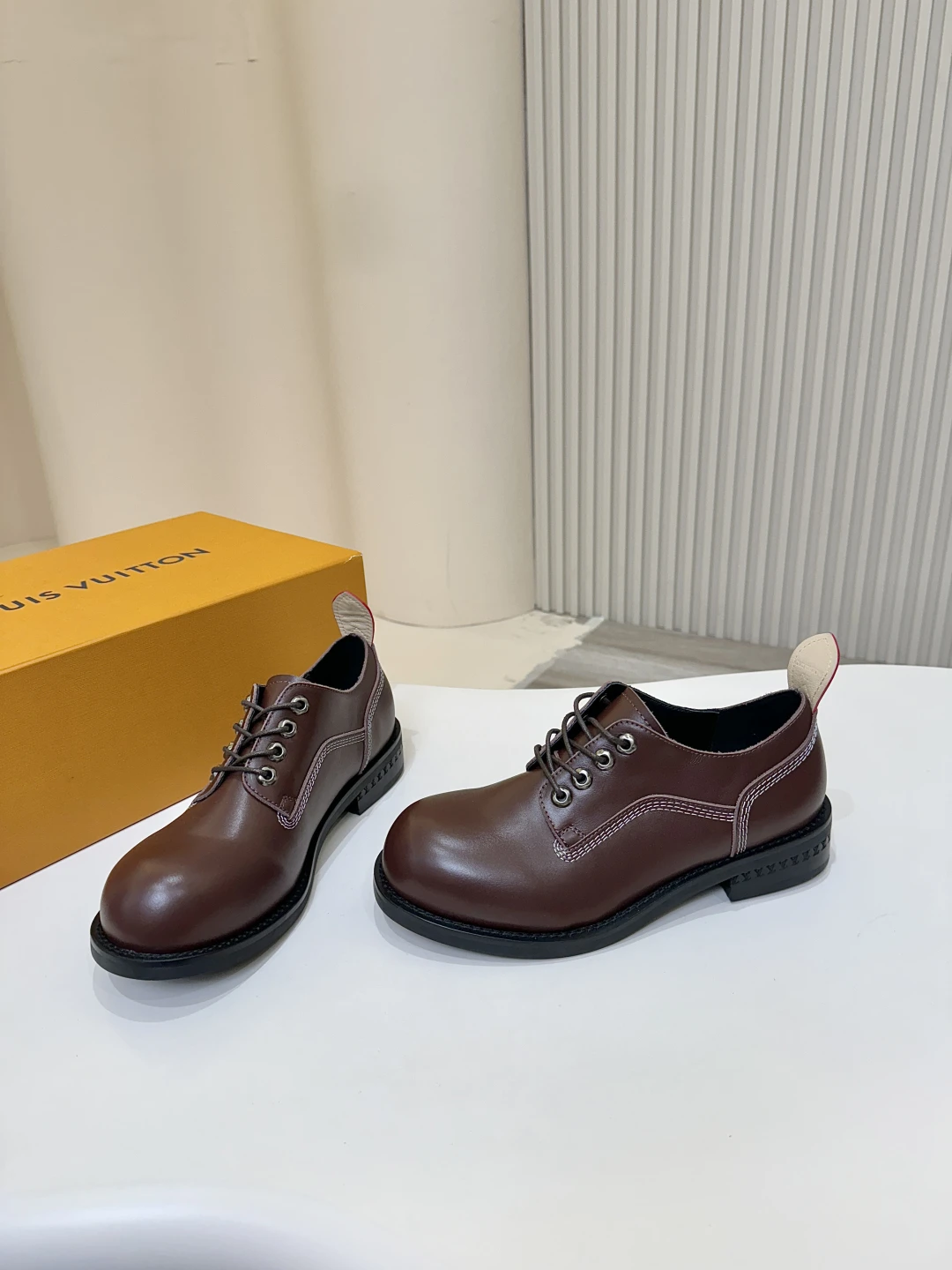 Louis Vuitton Sneakers — a73cff0a
