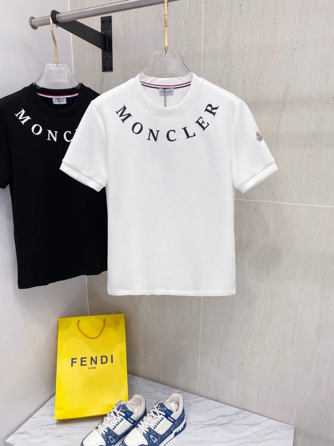 Moncler T-Shirt — 2b3d8c86