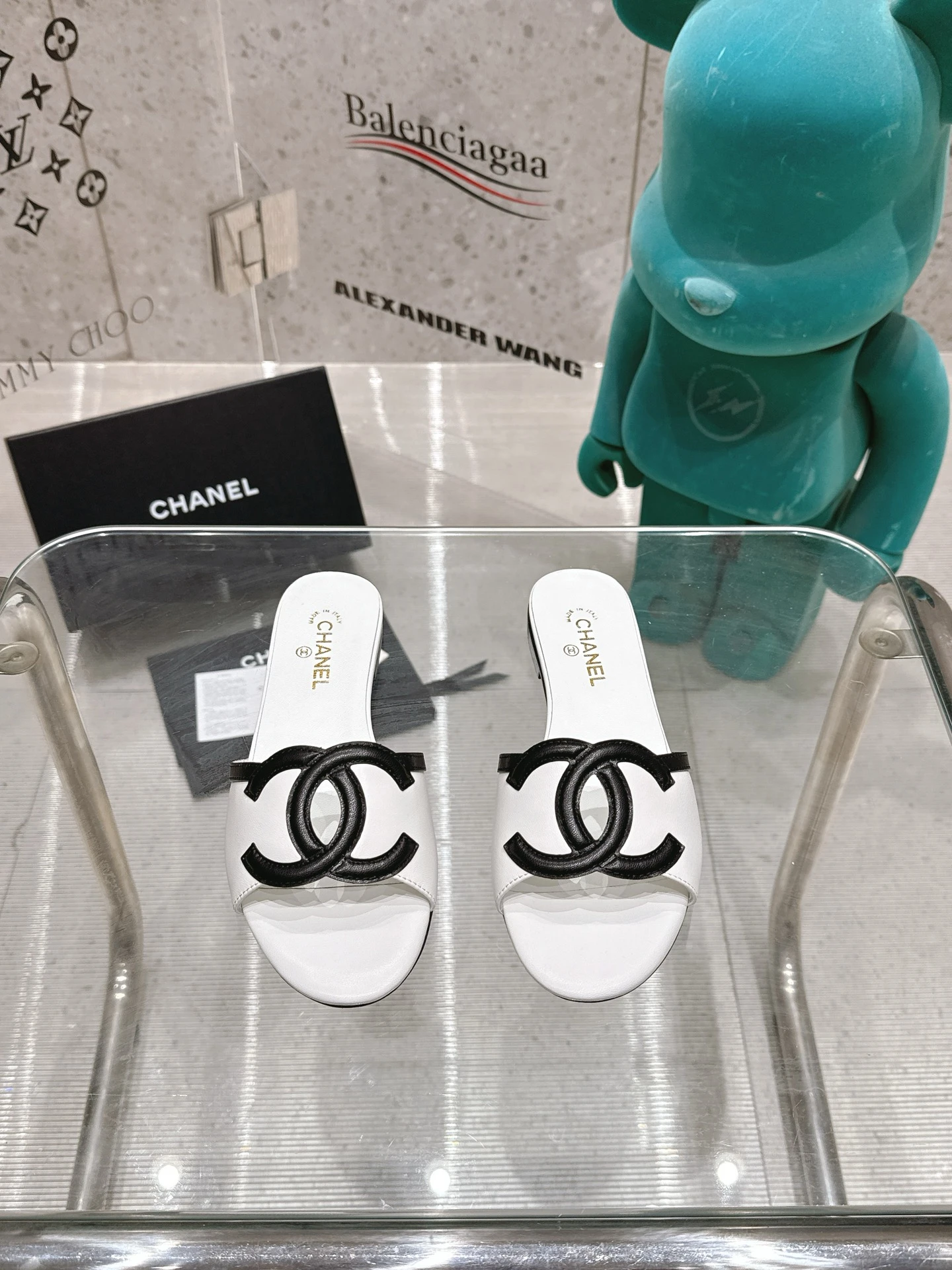 Chanel Slippers — d58b6339