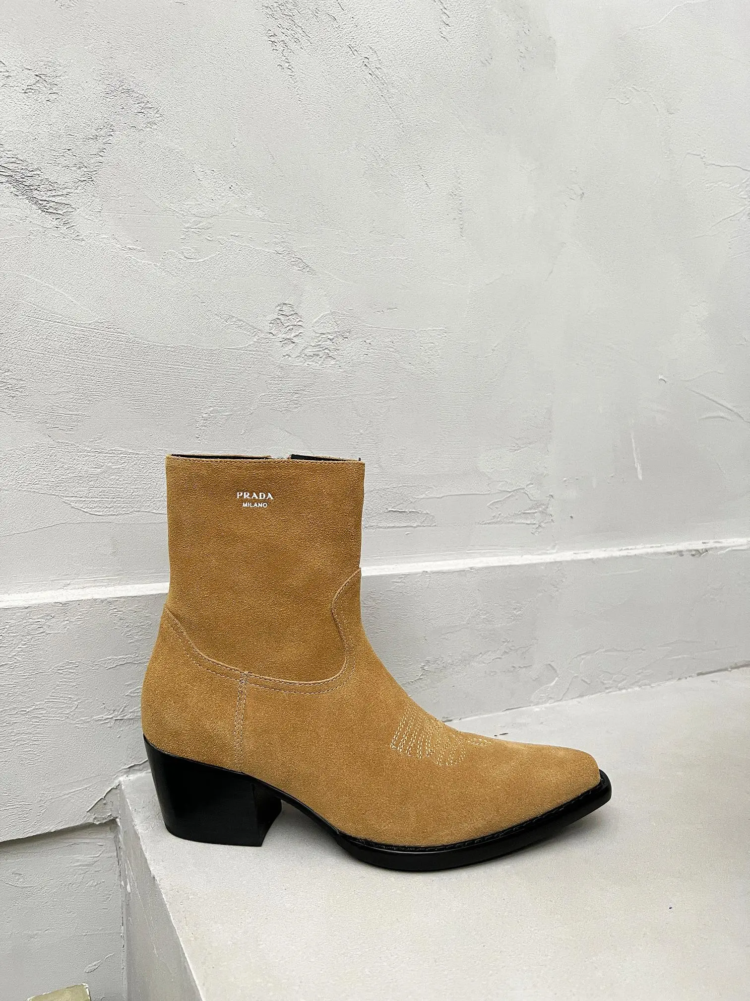 Prada Boots — 187f769e