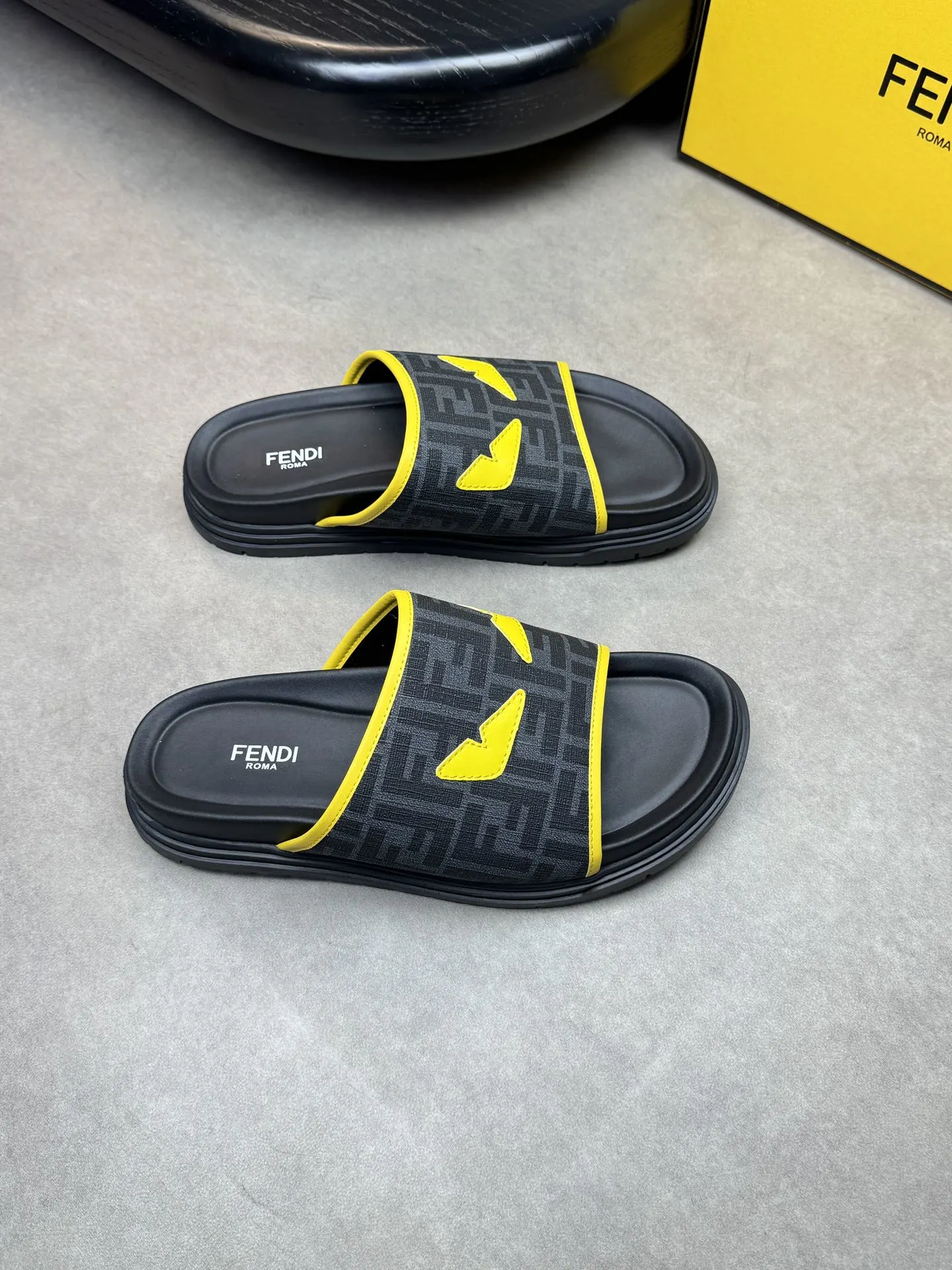 Fendi Sneakers — 0c463ae8