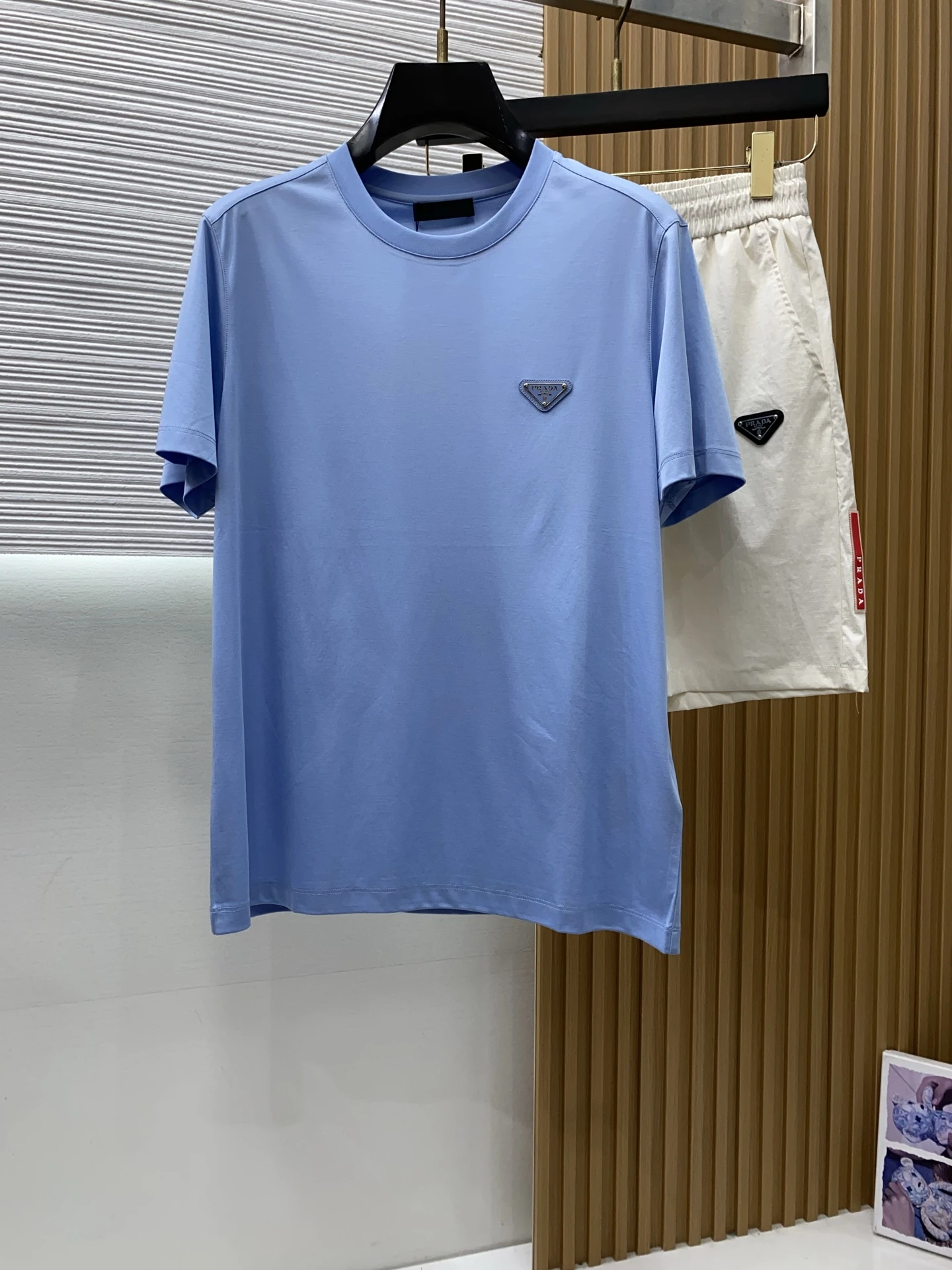 Prada T-Shirt — 44afbac9
