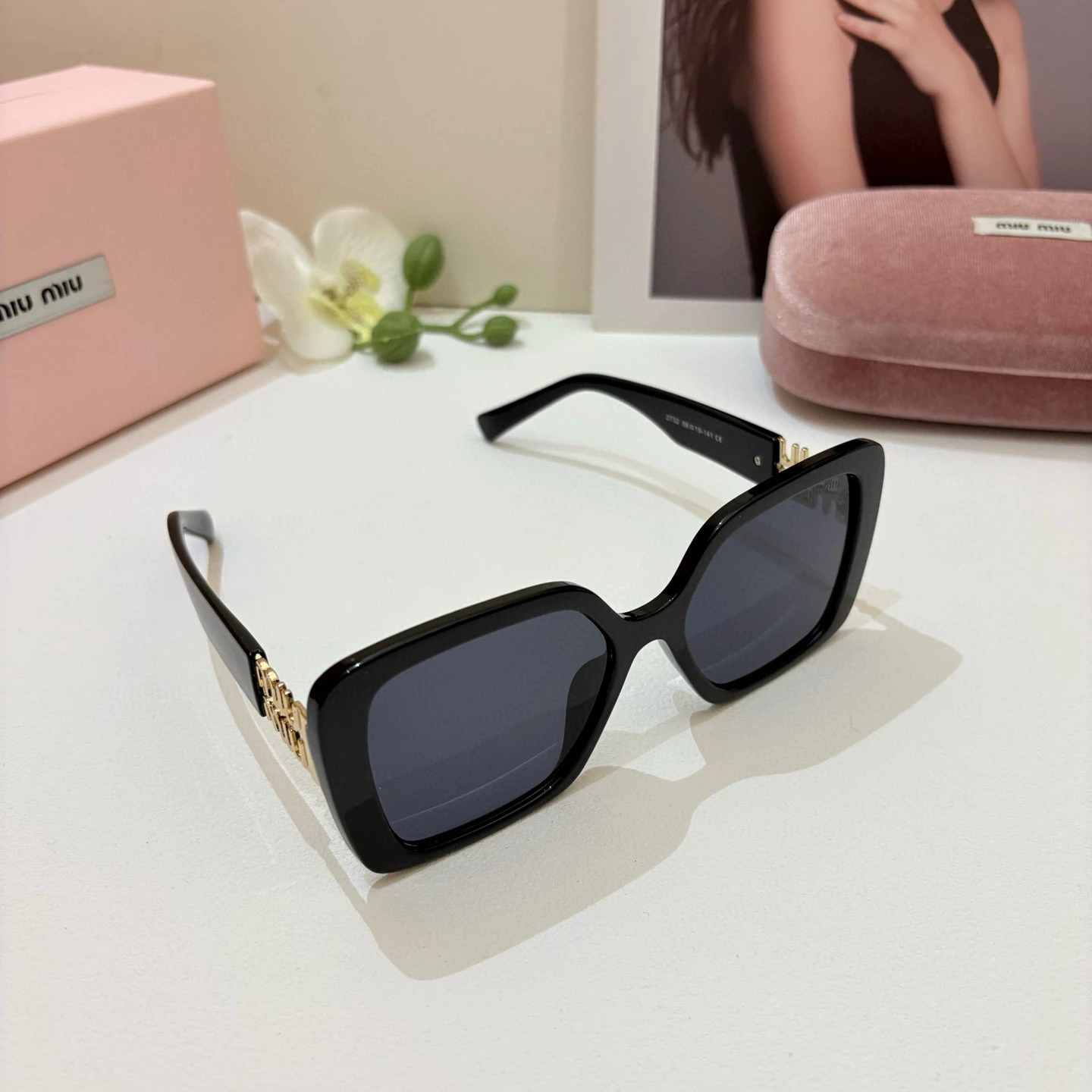 Miu Miu Eyewear — 924db9b9