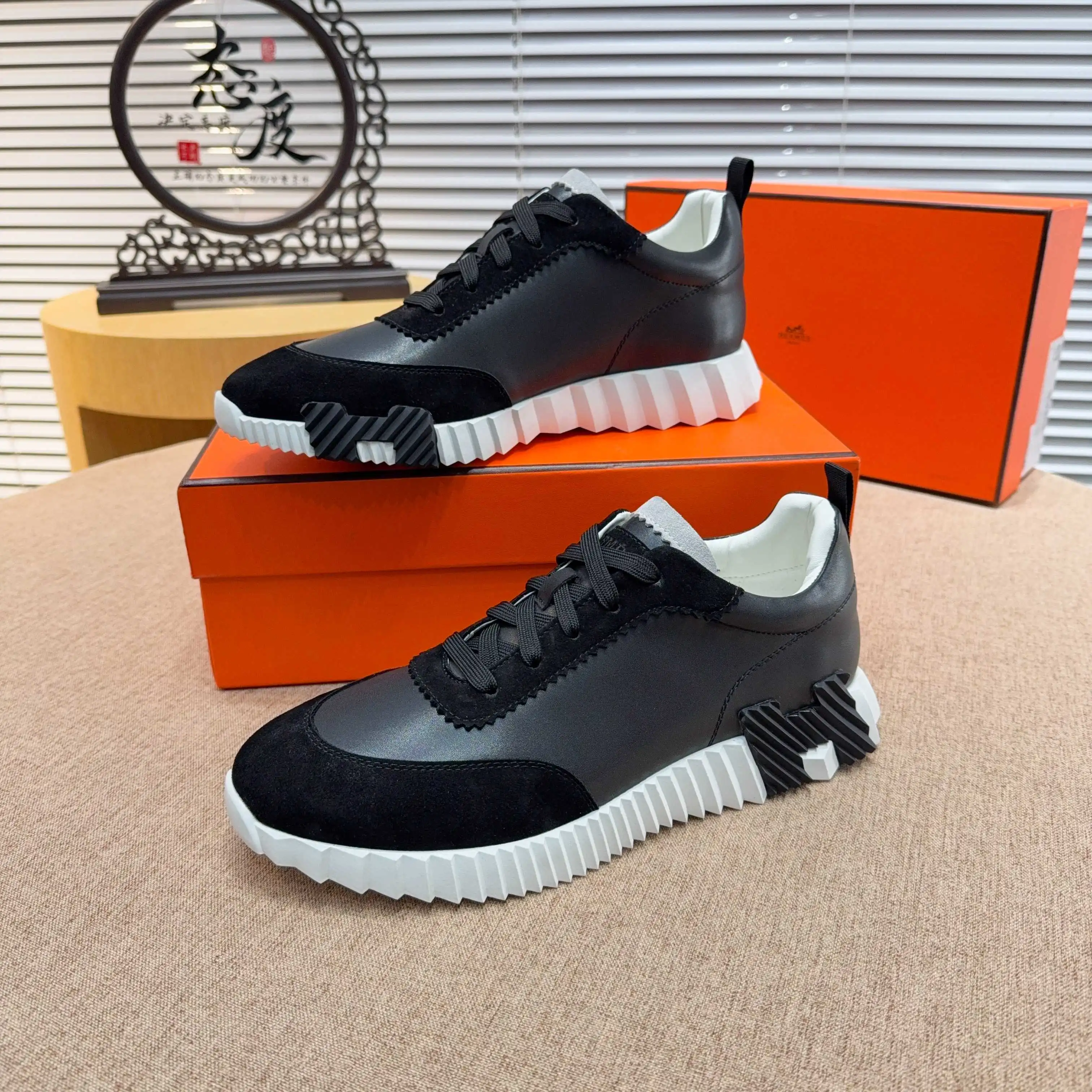 Hermès Sneakers — cbfe5291