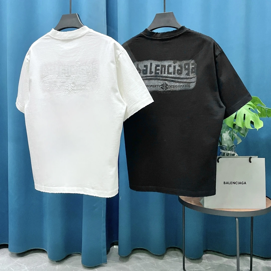 Balenciaga T-Shirt — 80ace0bd