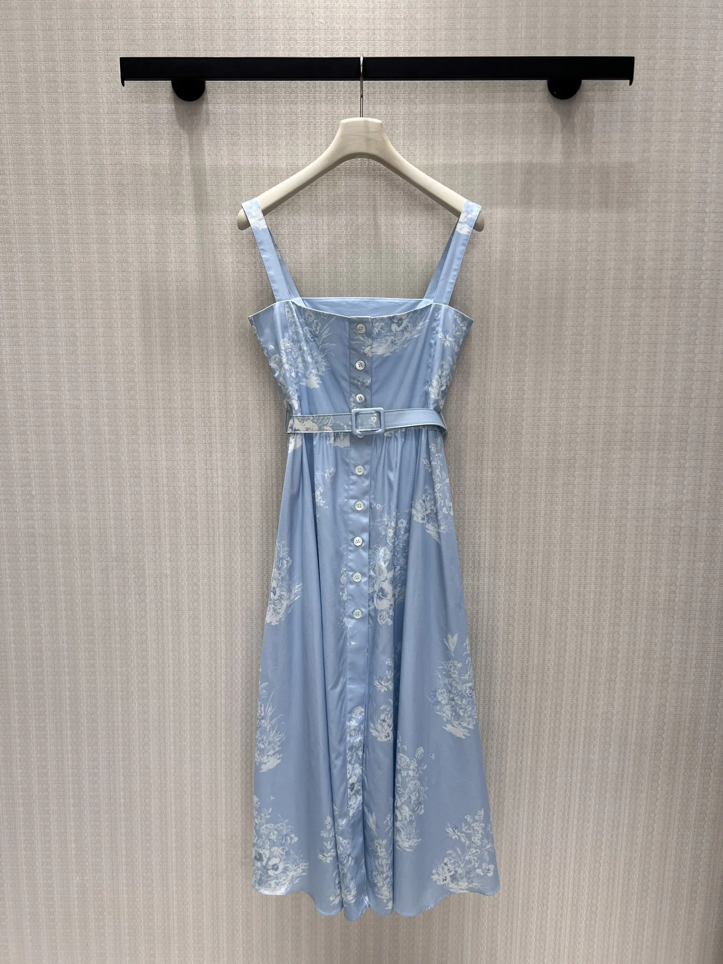 Dior Dresses — 712a708d