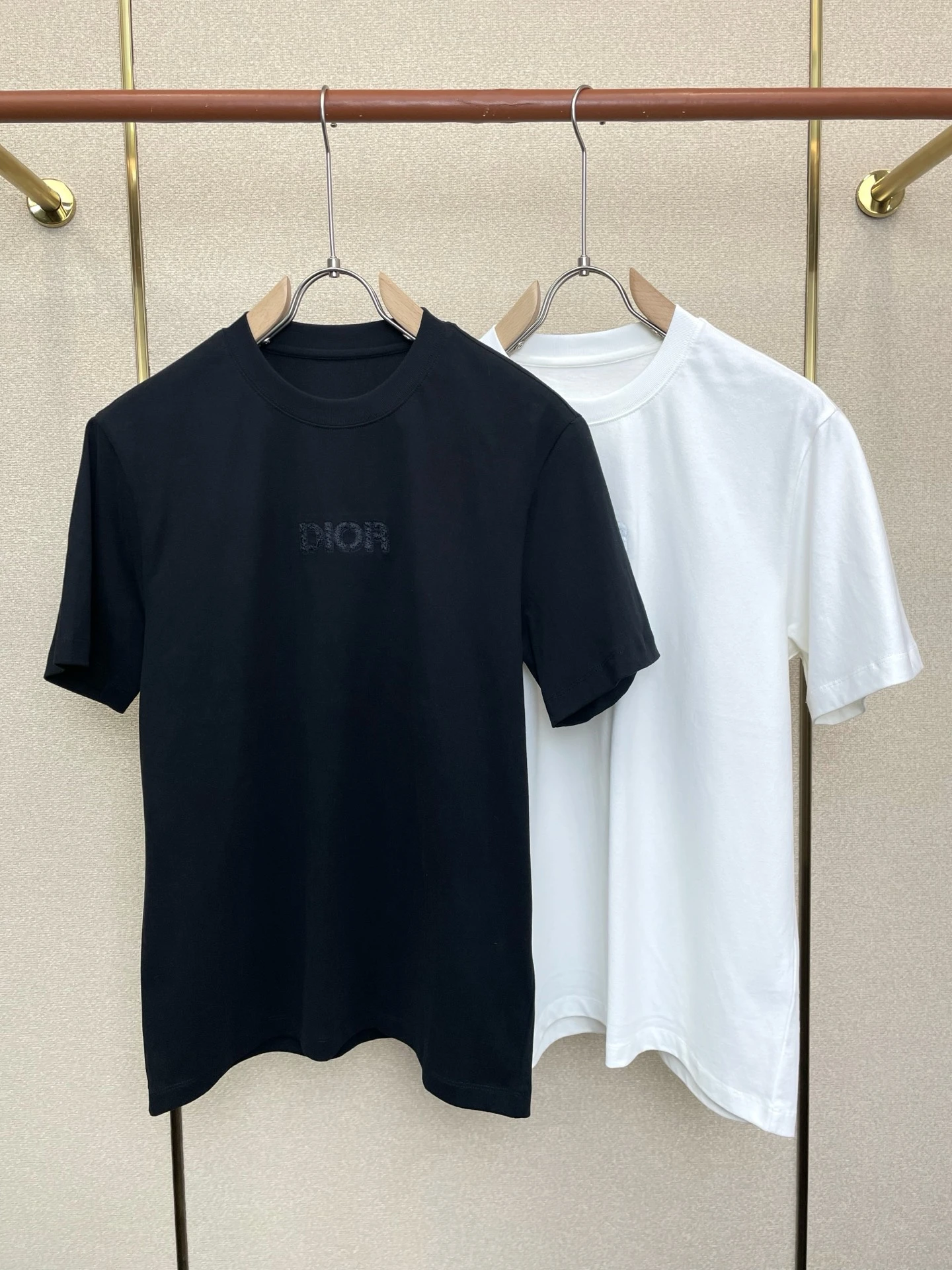 Dior T-Shirt — 44e83339