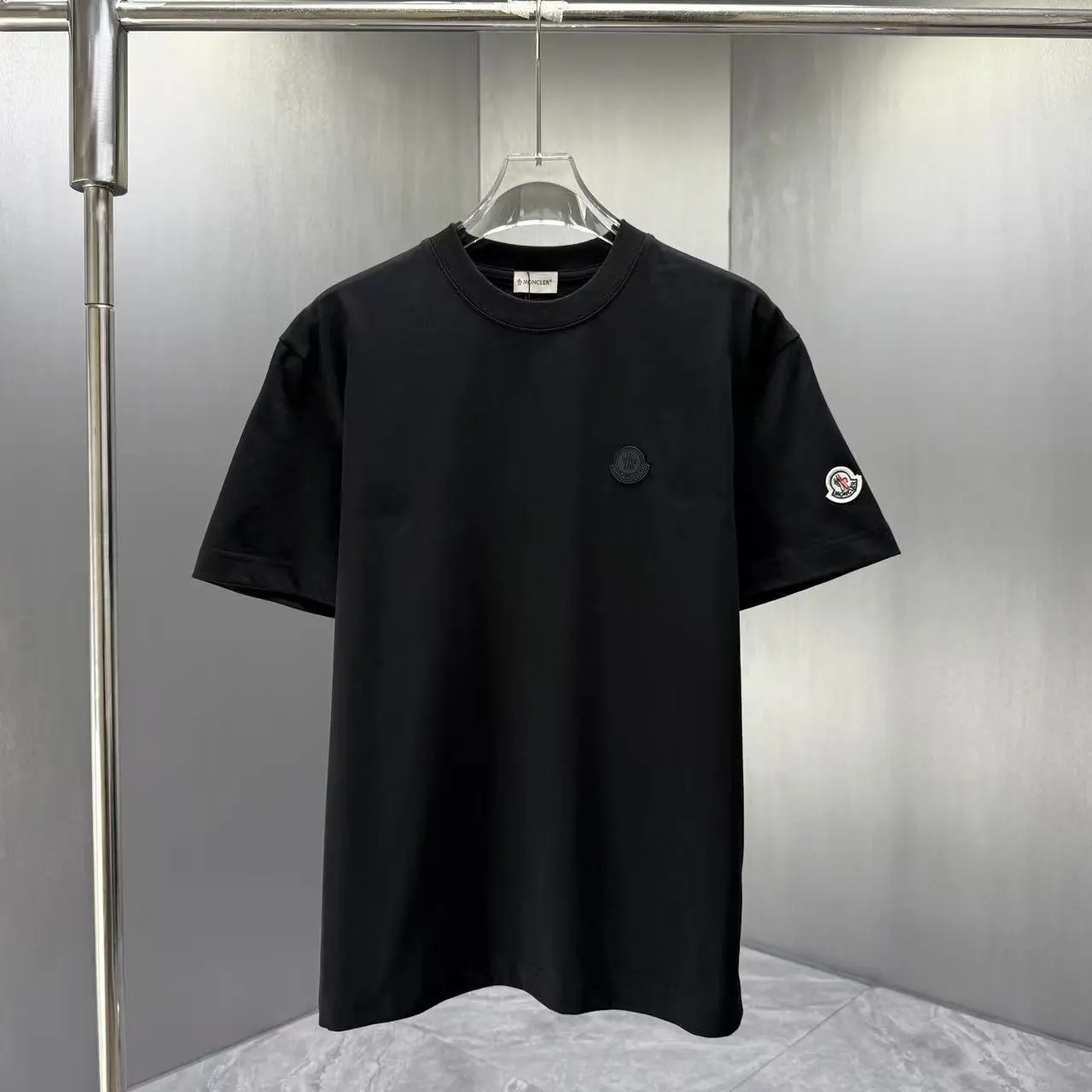 Moncler T-Shirt — 8594e4c1