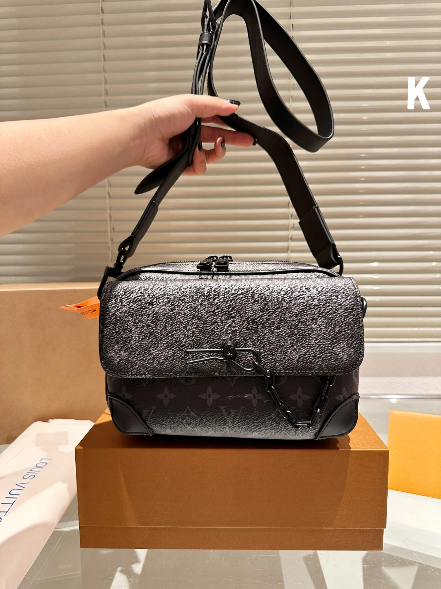 Louis Vuitton Bag — 56ce4464