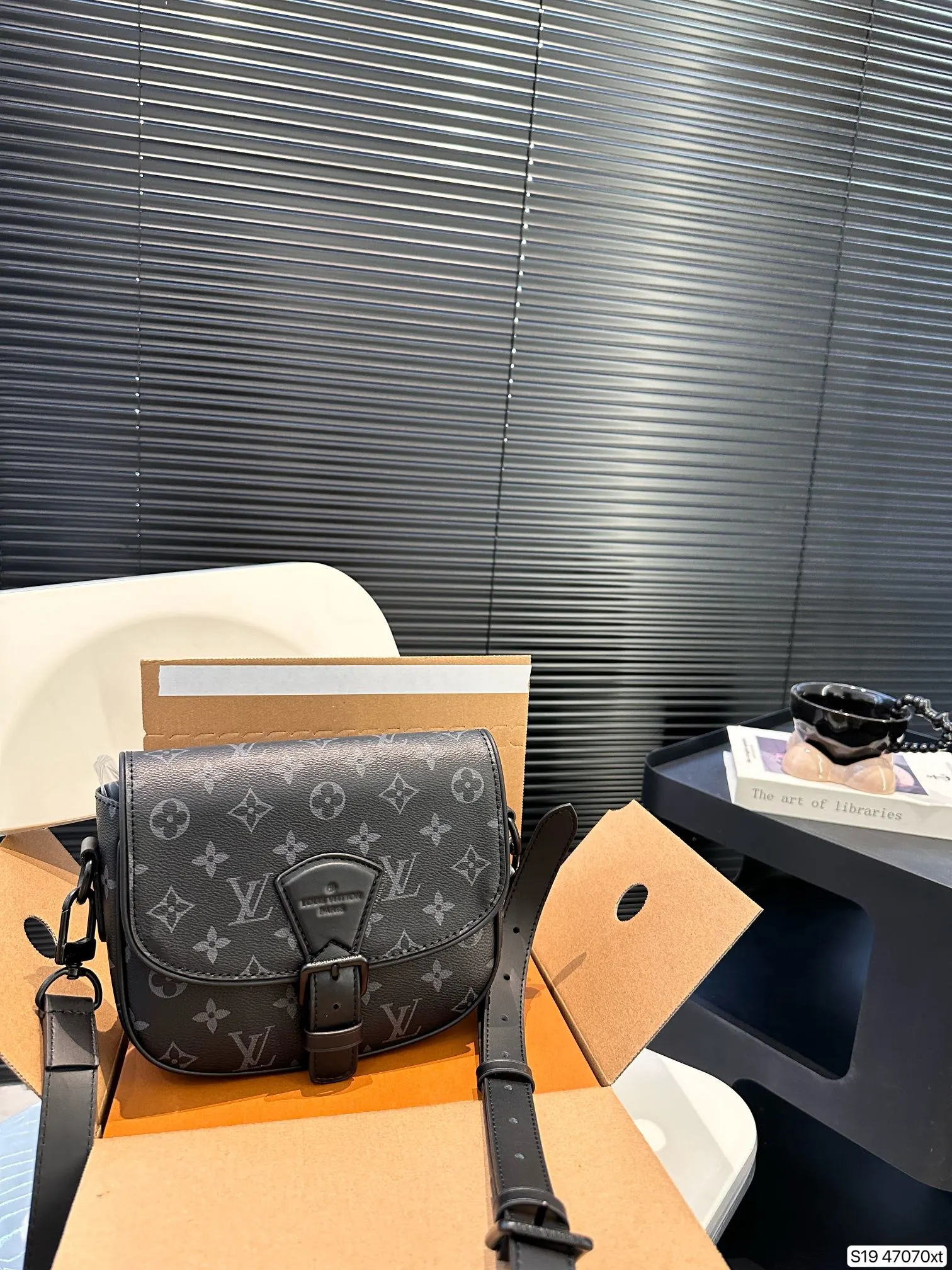 Louis Vuitton Bag — c7f71be0