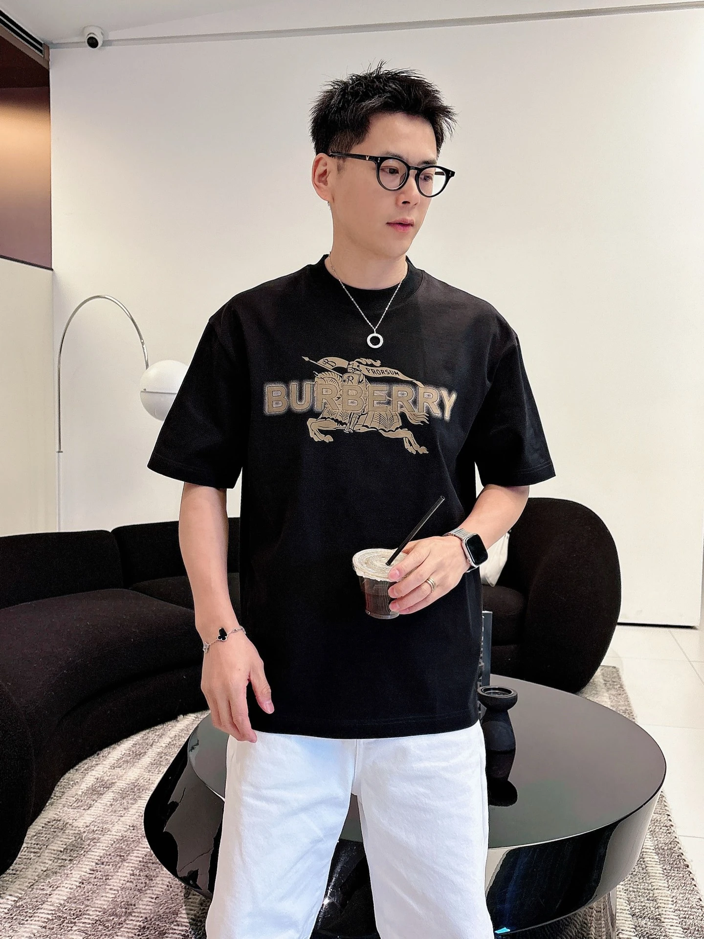 Burberry T-Shirt — 6c54bdbc