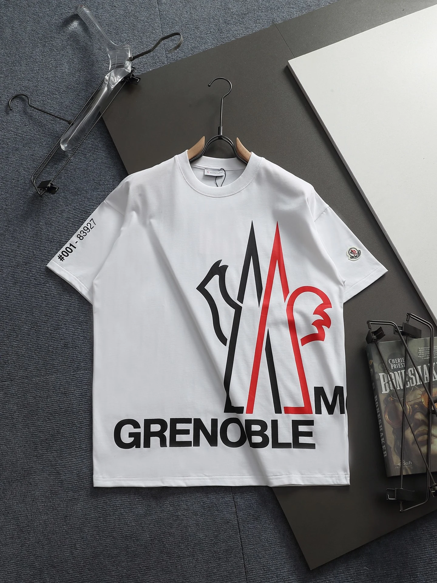 Moncler T-Shirt — cc00dfd0