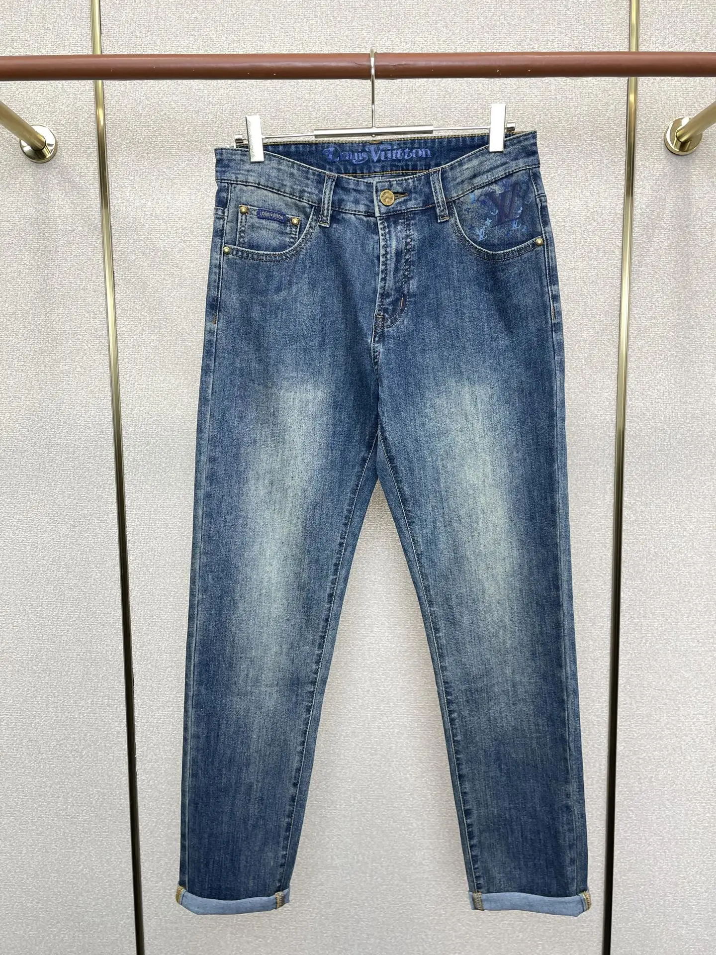 Louis Vuitton Jeans — 28f545f0