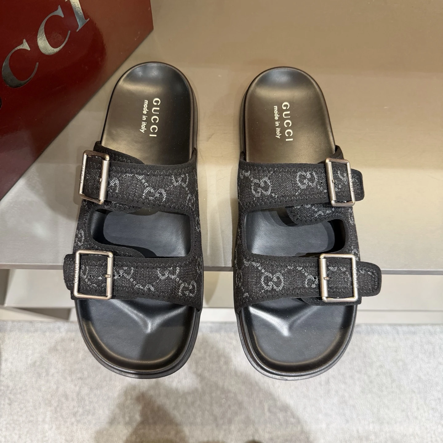 Slippers — 27180a0e