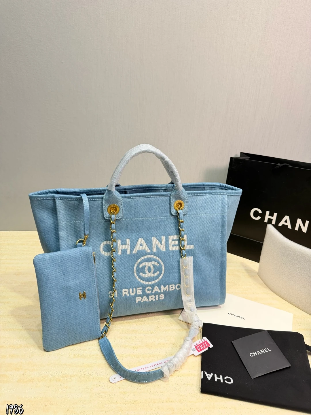 Chanel Bag — 0f18ee6e
