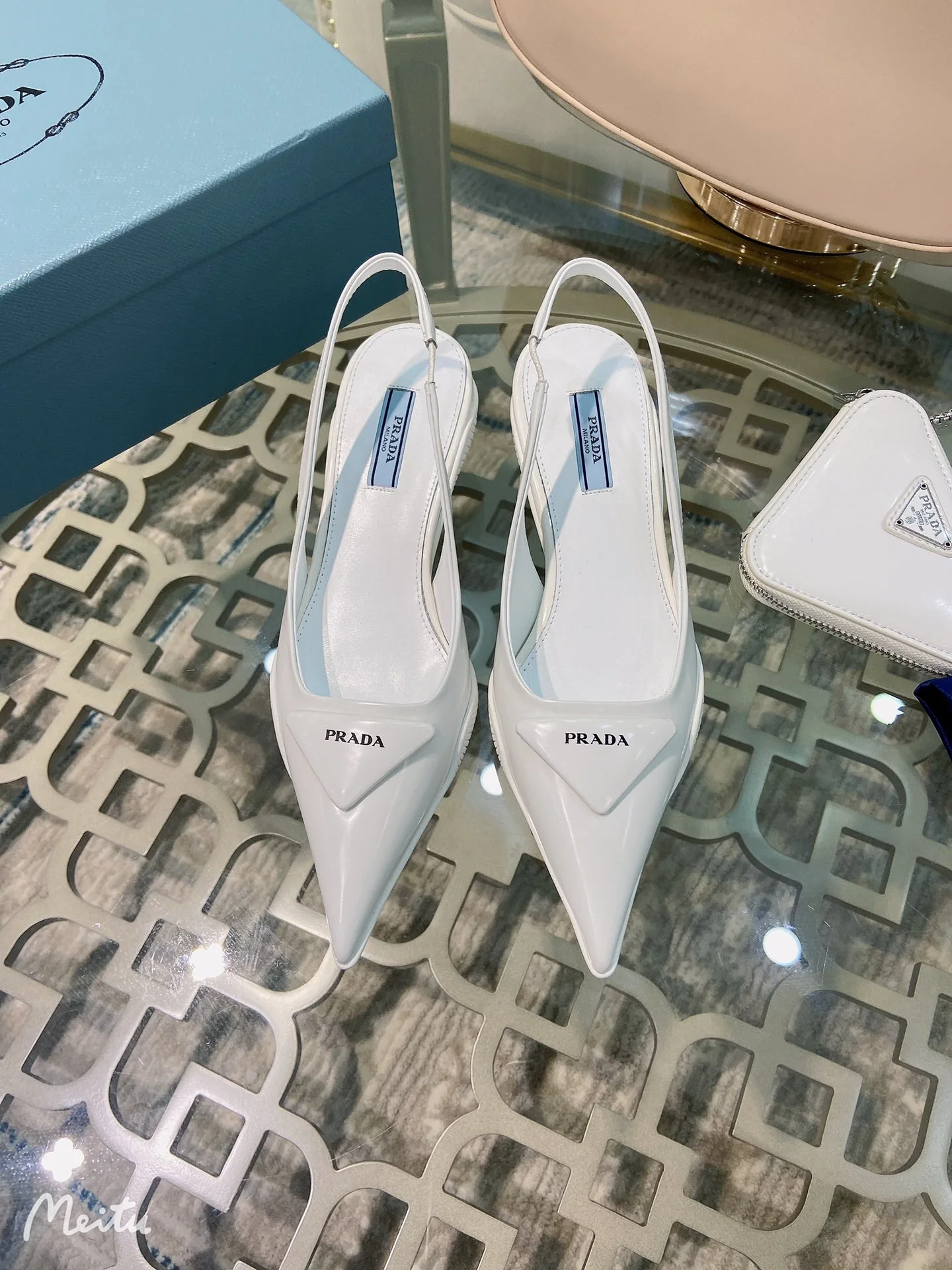 Prada Sneakers — a594f721