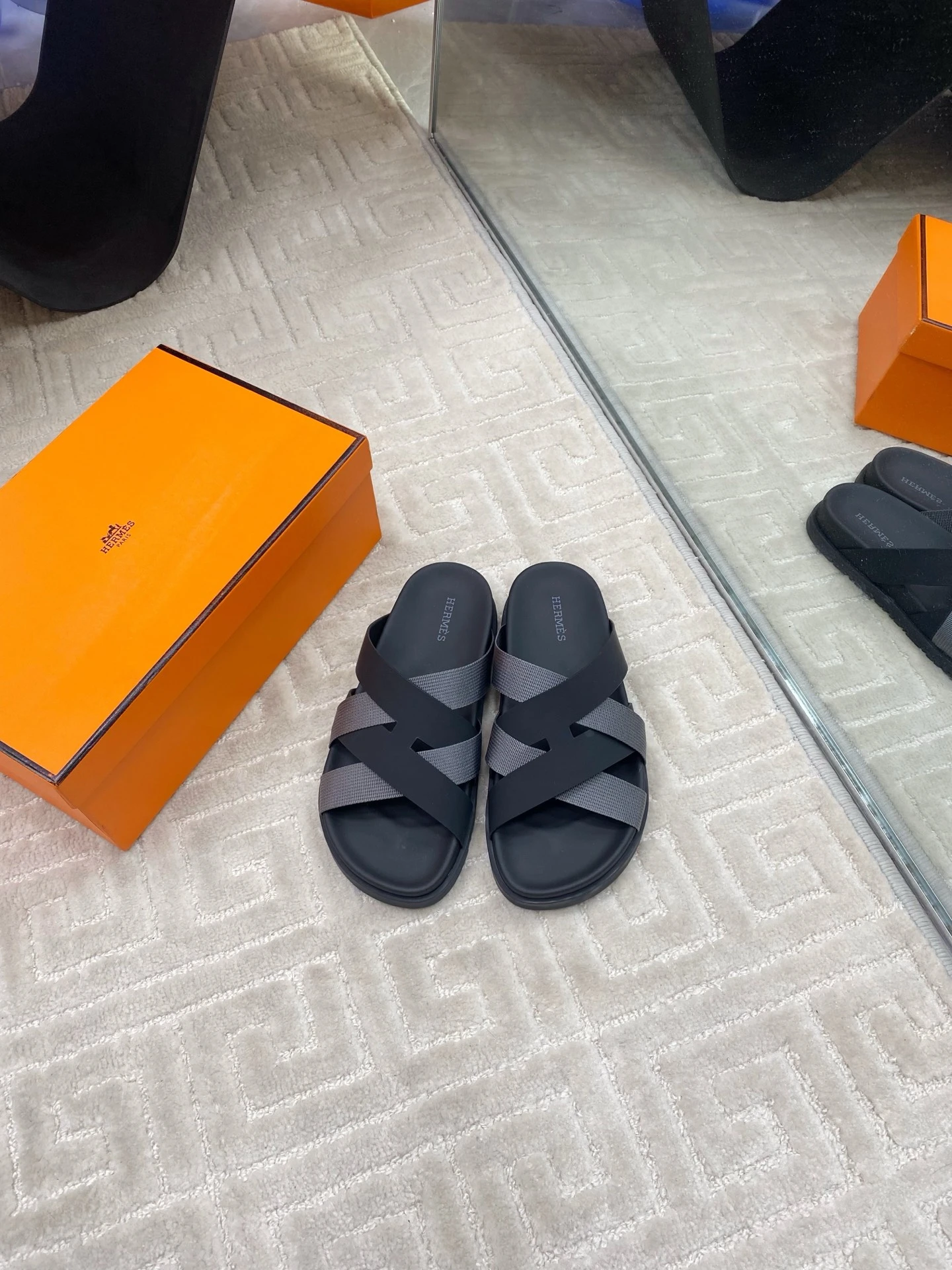 Slippers & Slides