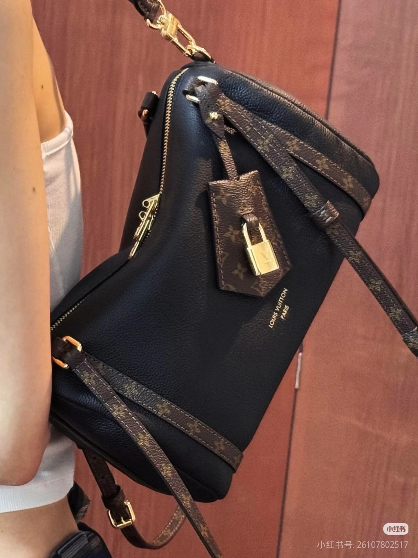 Louis Vuitton Bag — d39215f2