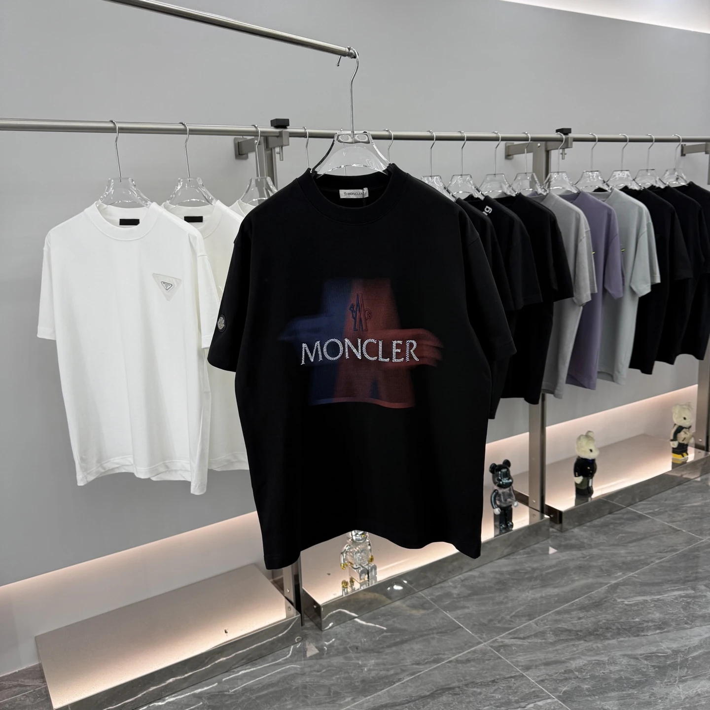 Moncler T-Shirt — 4268617a