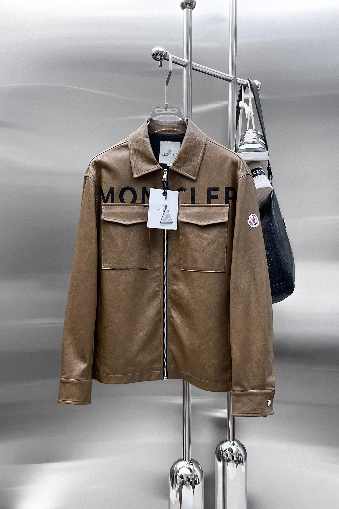 Moncler Jackets — 38980e5c