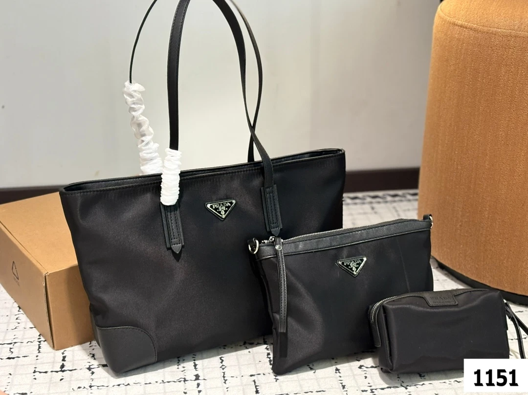 Prada Bag — eeb0973d