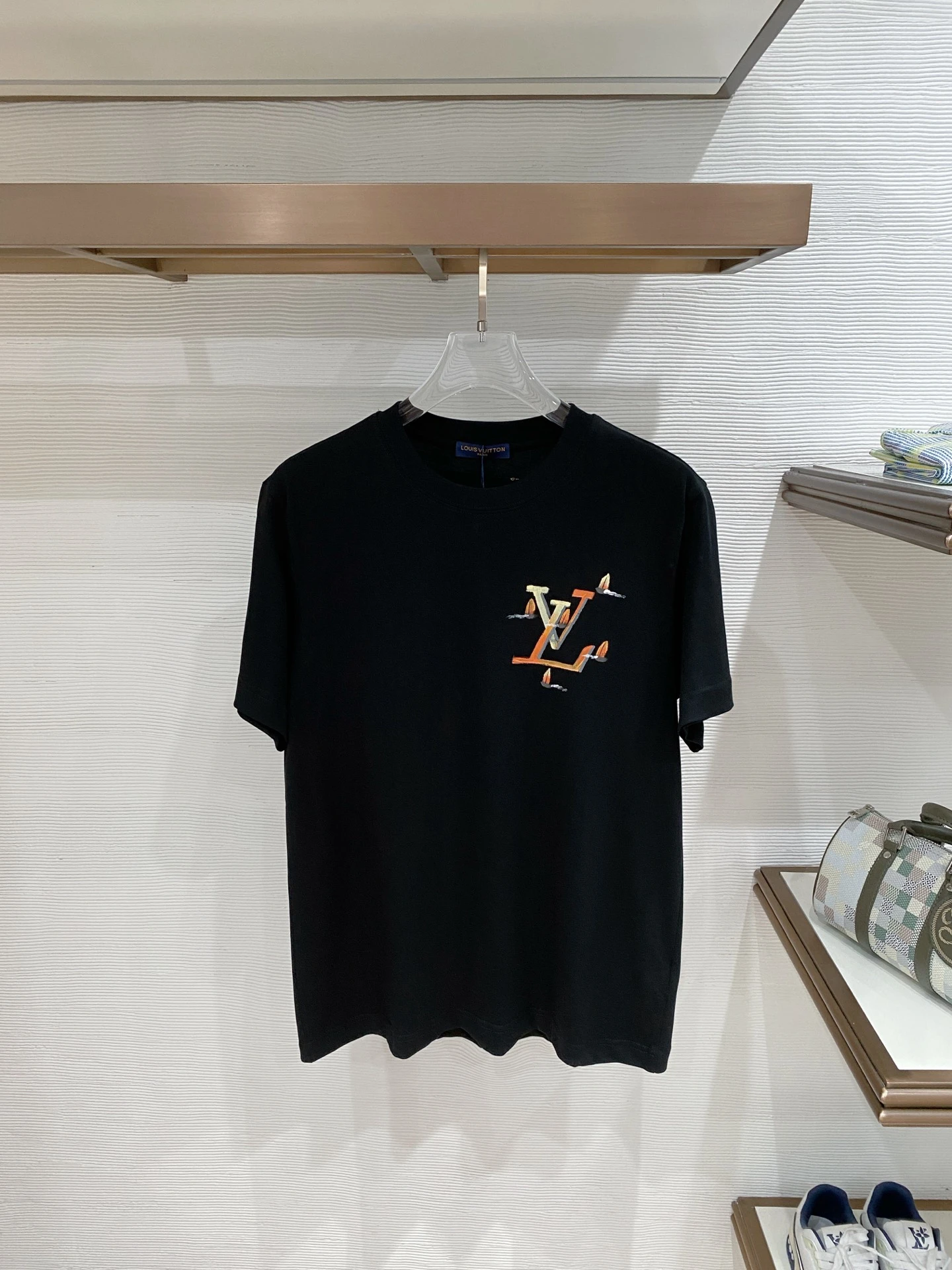Louis Vuitton T-Shirt — 0d16df6c