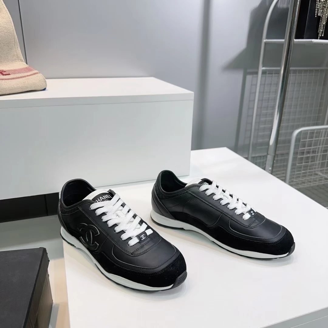Chanel Sneakers — 8fae34e3