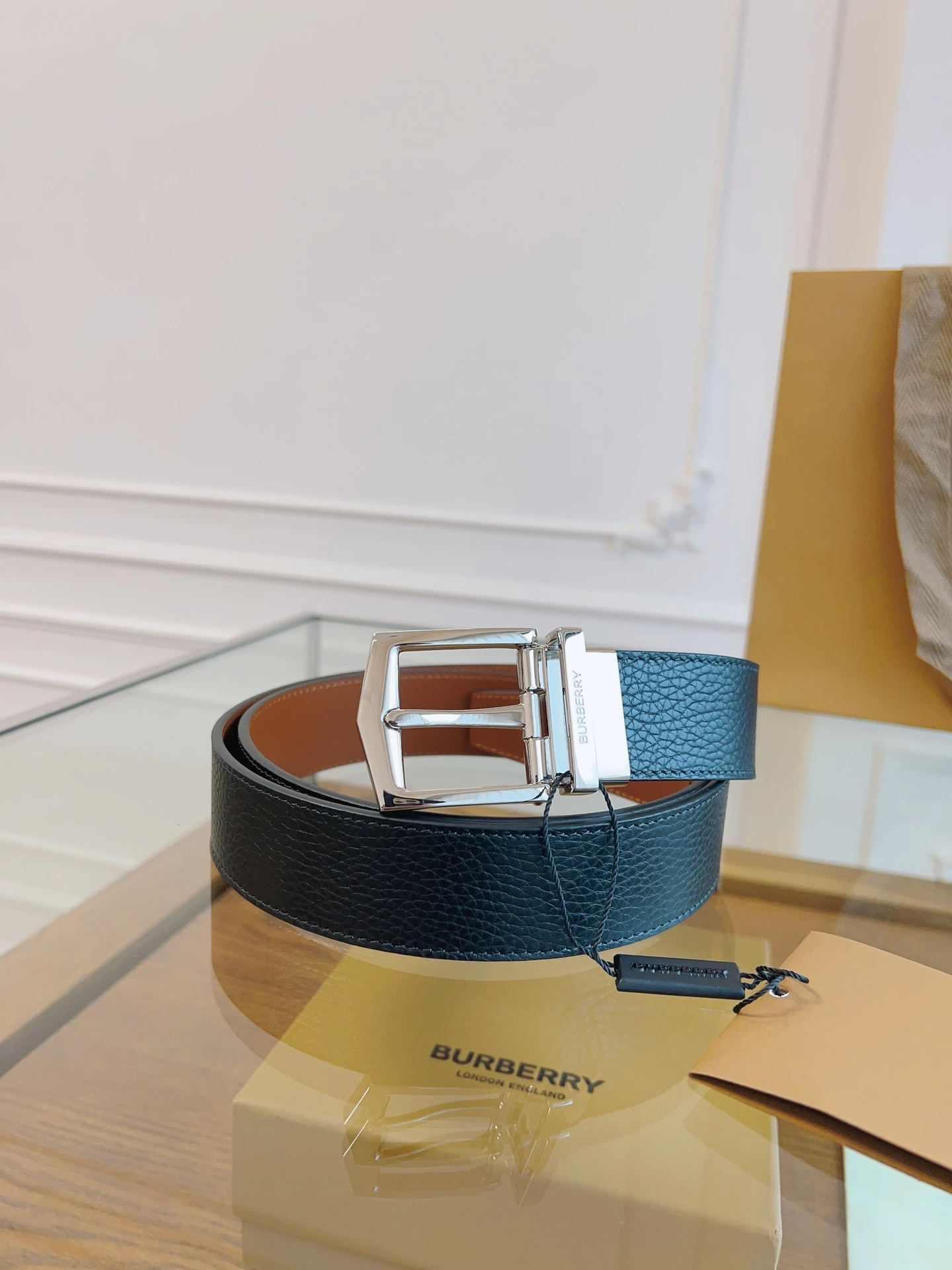 Burberry Belt — dc2f70bd