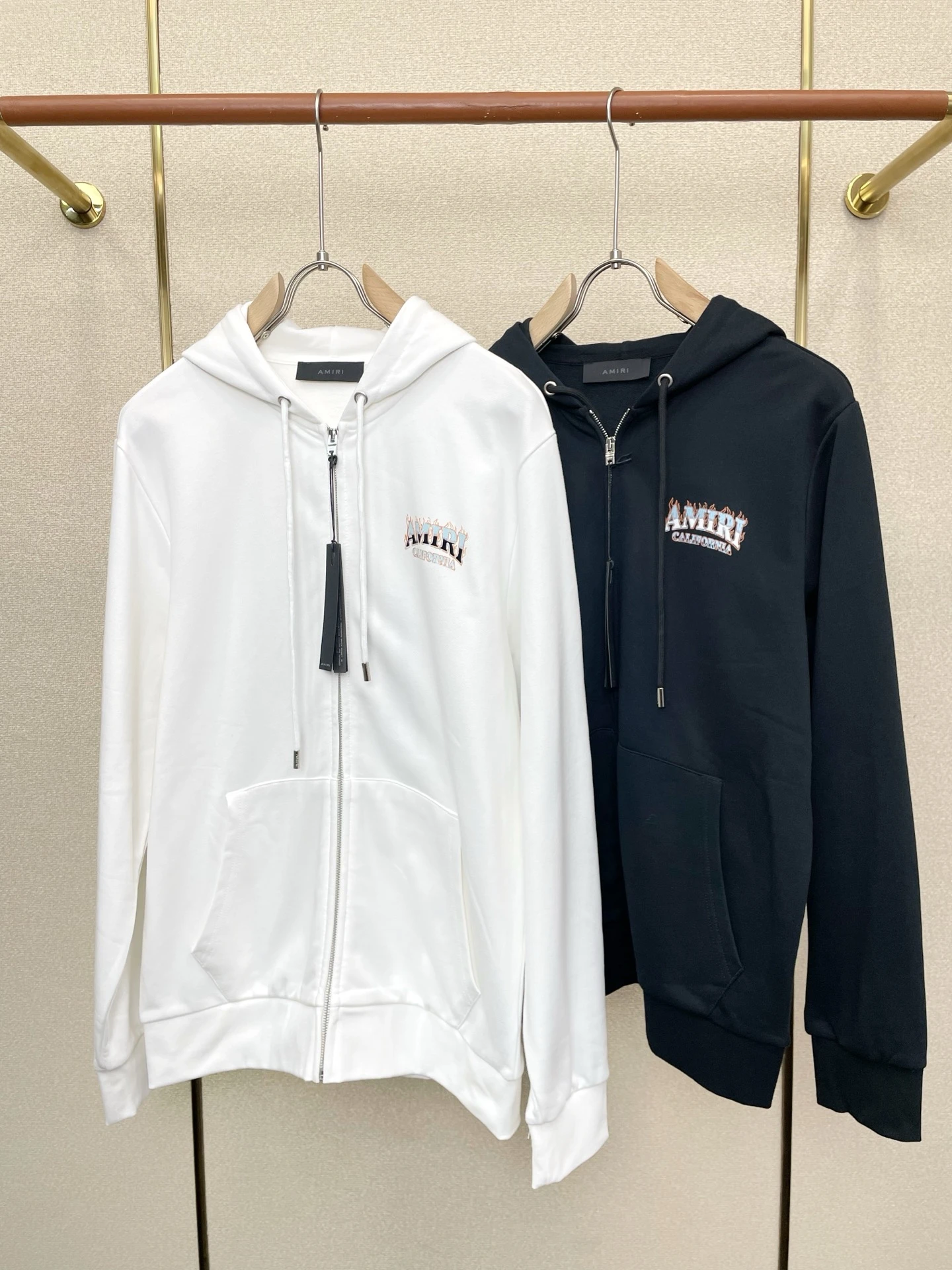 Amiri Sweatshirts — 6065b137