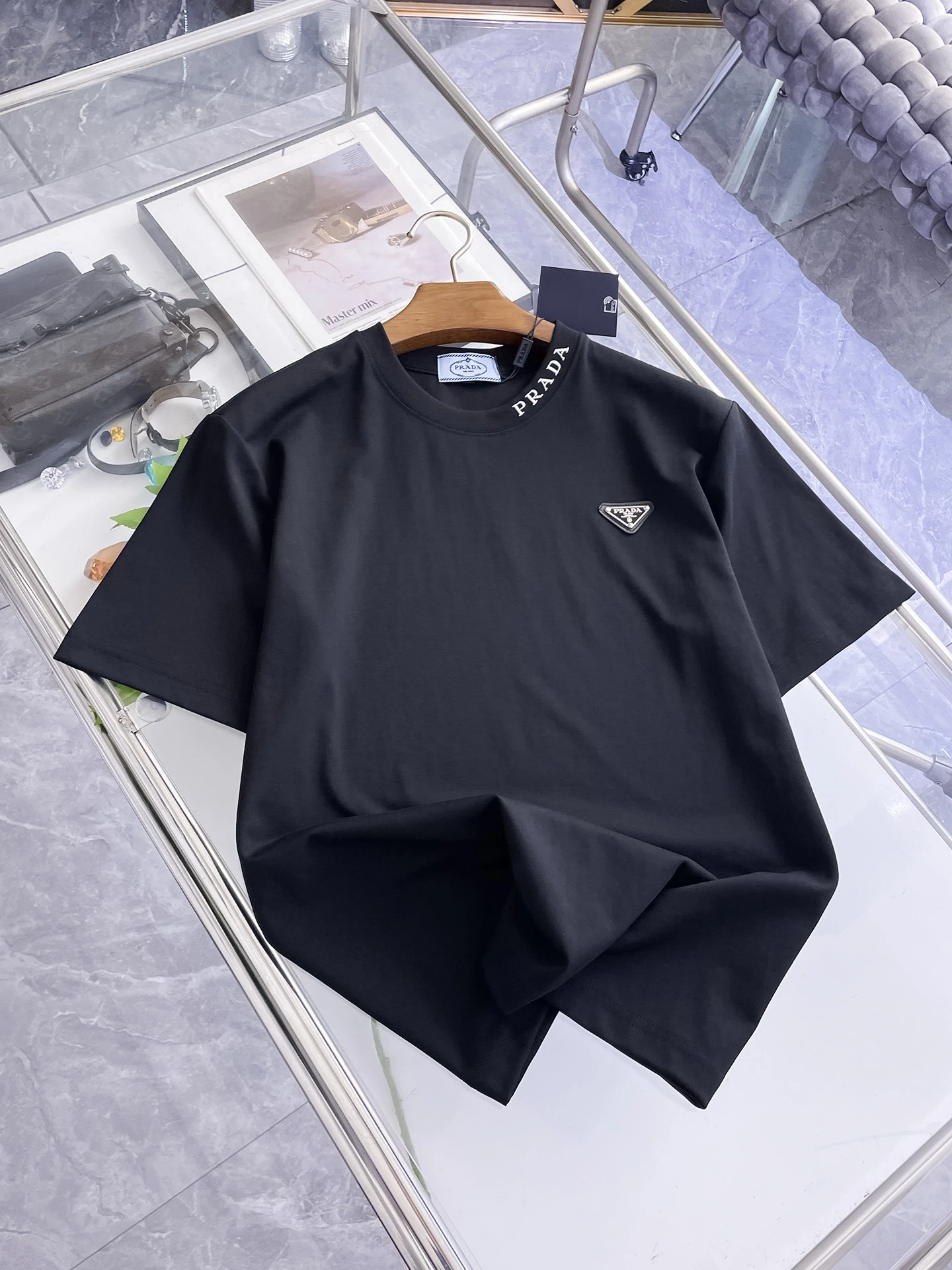 Prada T-Shirt — 167c60de