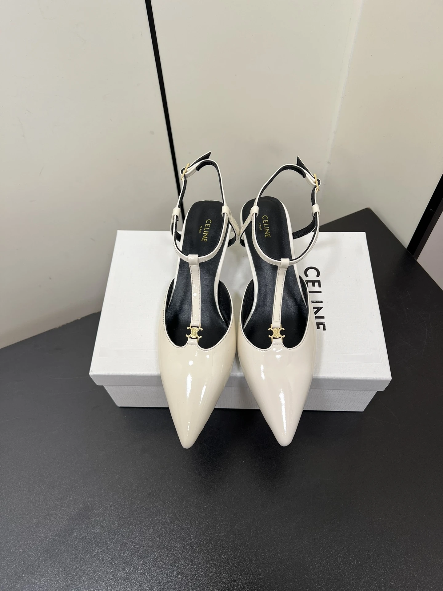 Celine Sandals — 168b0afe
