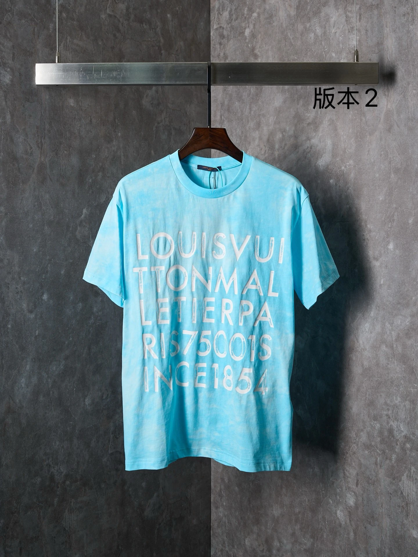 Louis Vuitton T-Shirt — d3f1fd39