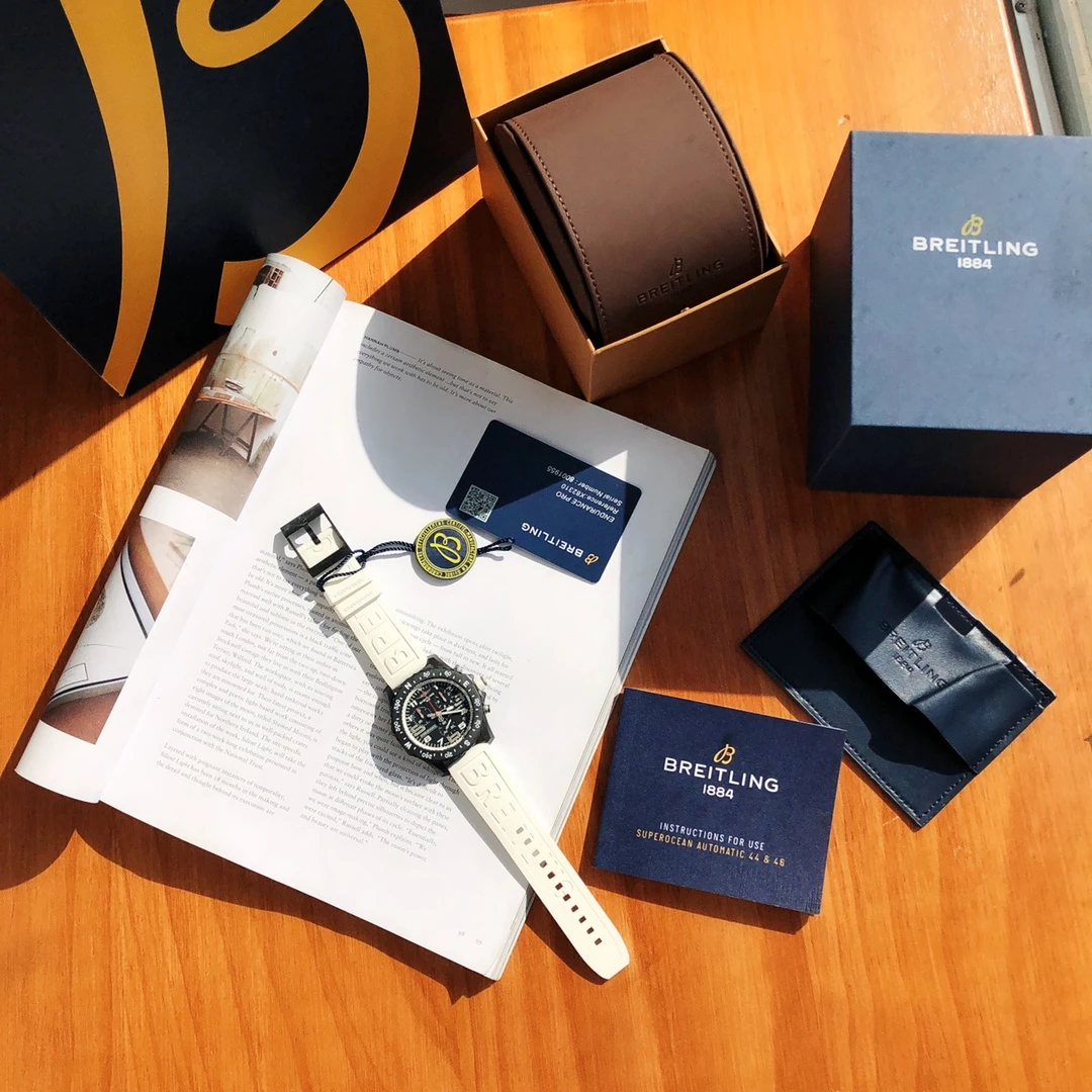 Breitling Watch — 34017f0d